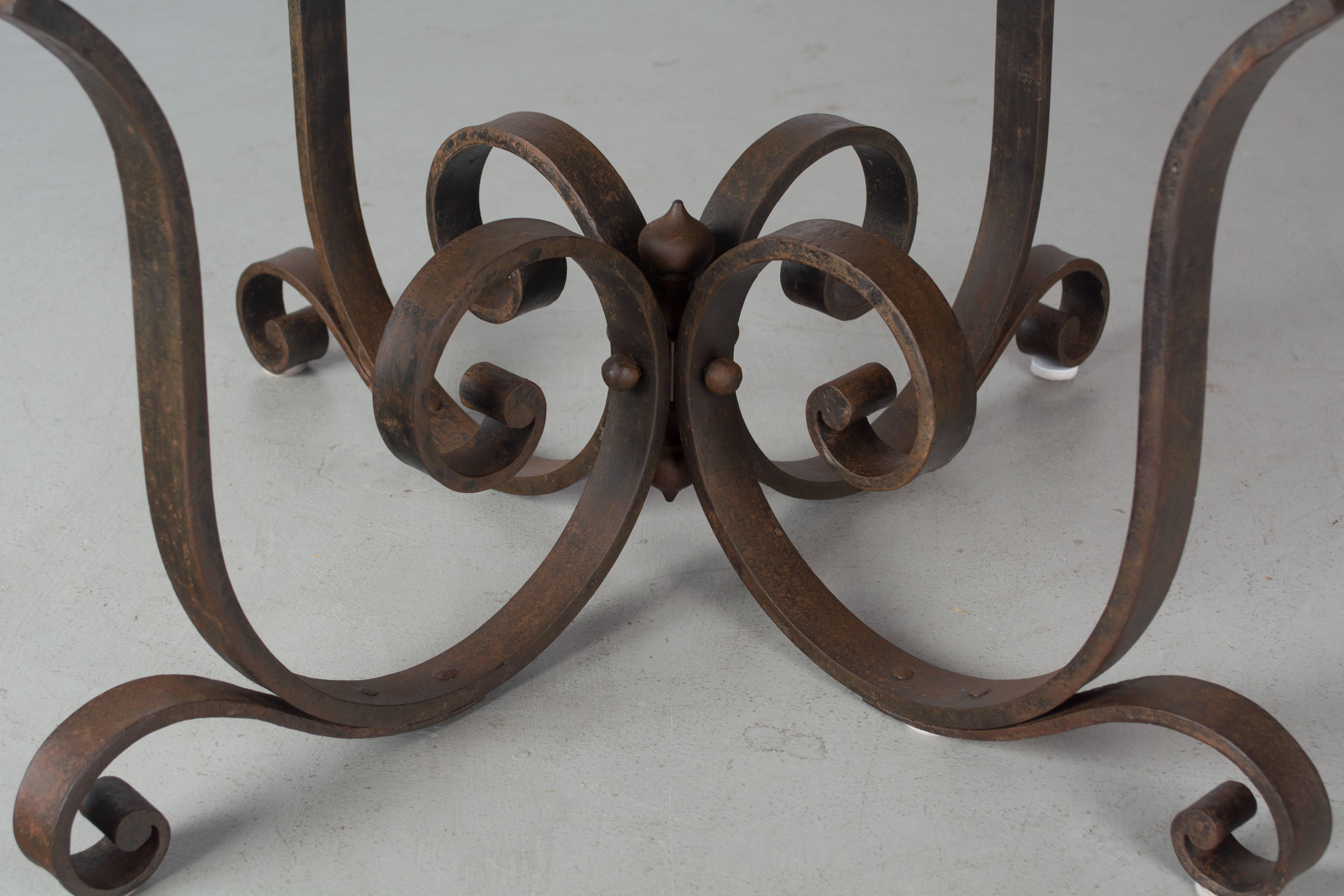 French Art Deco Wrought Iron Marble-Top Table For Sale 4