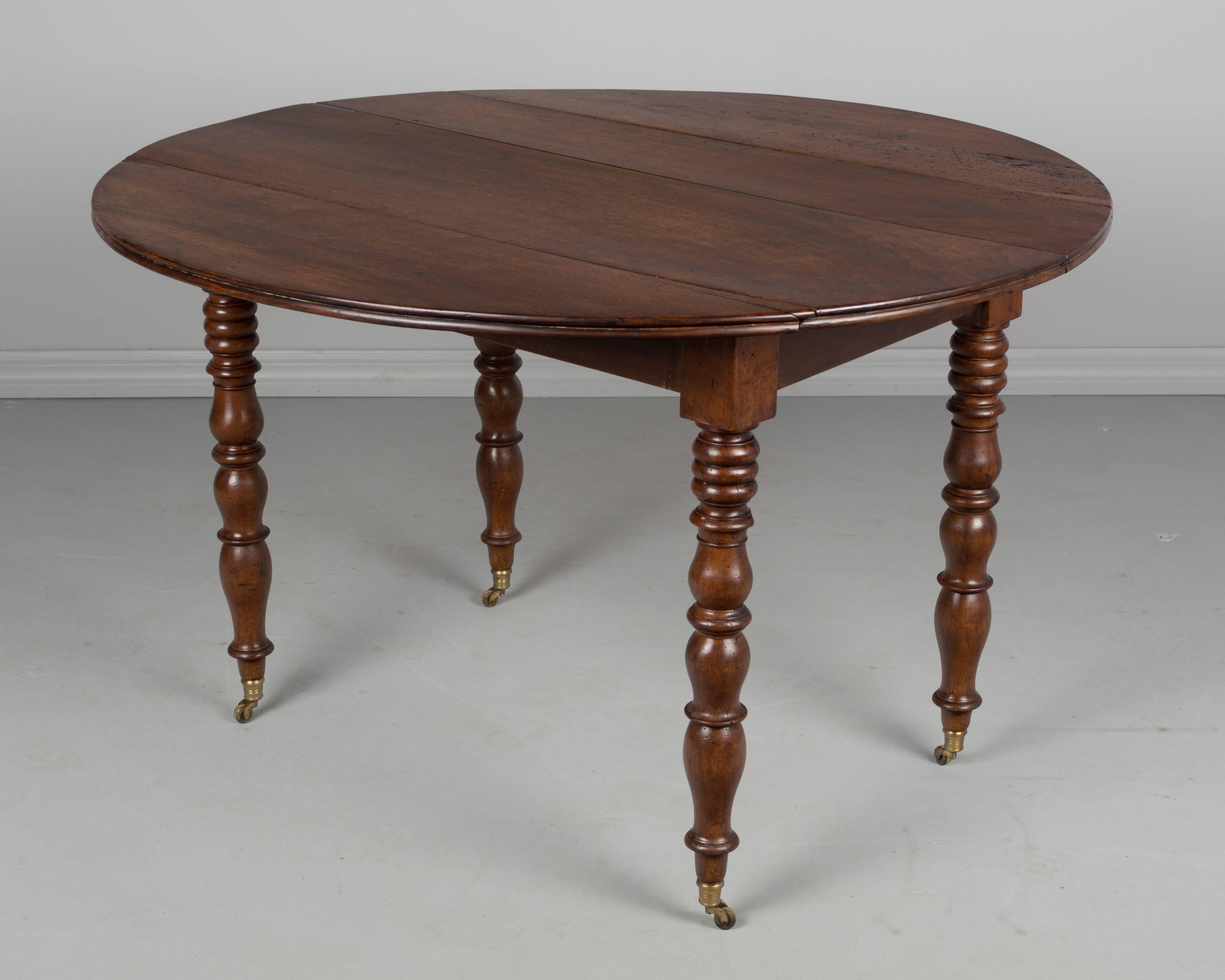 19th Century French Louis Philippe Drop-Leaf Table In Excellent Condition In Winter Park, FL