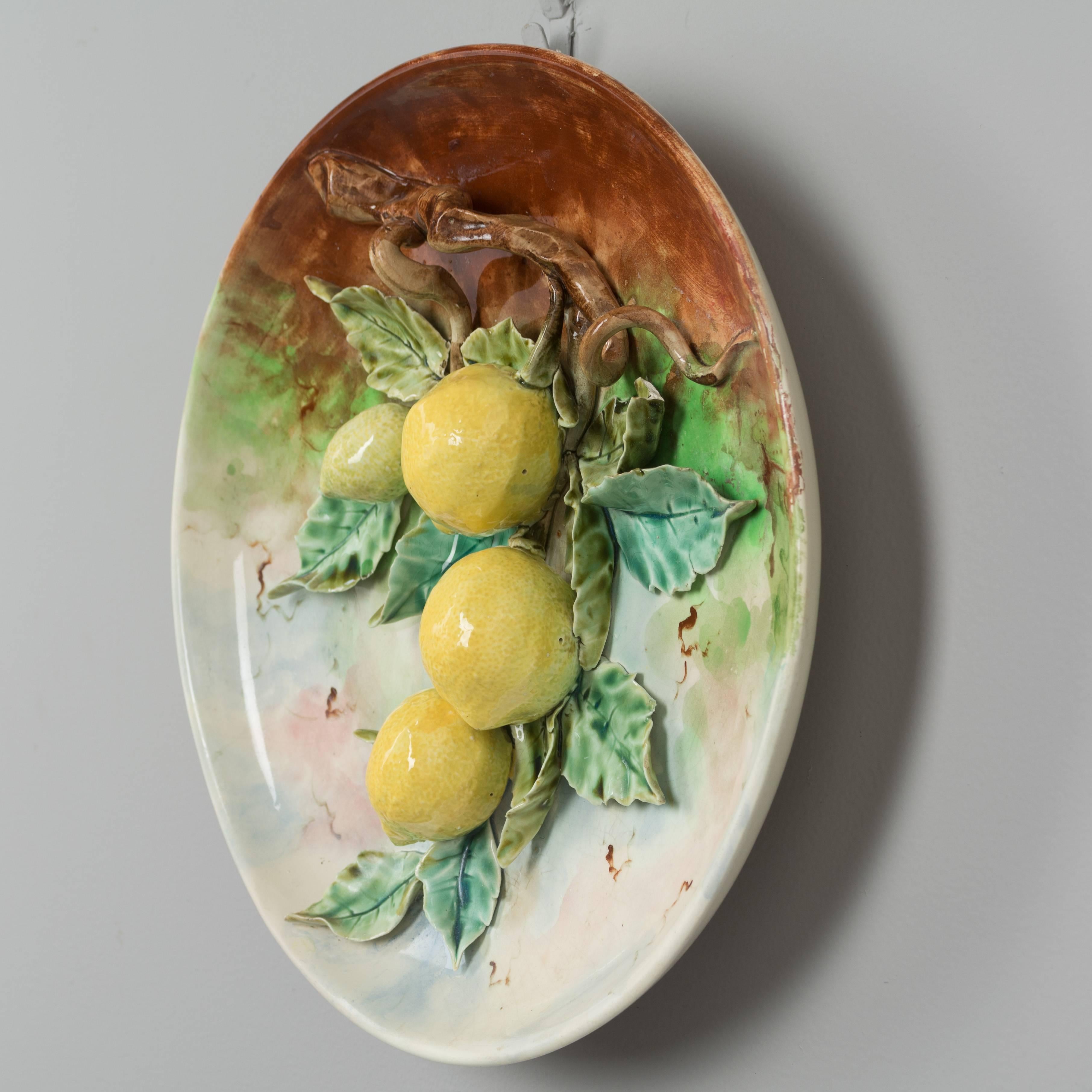 19th Century French Barbotine Wall Platter with Lemons In Excellent Condition In Winter Park, FL