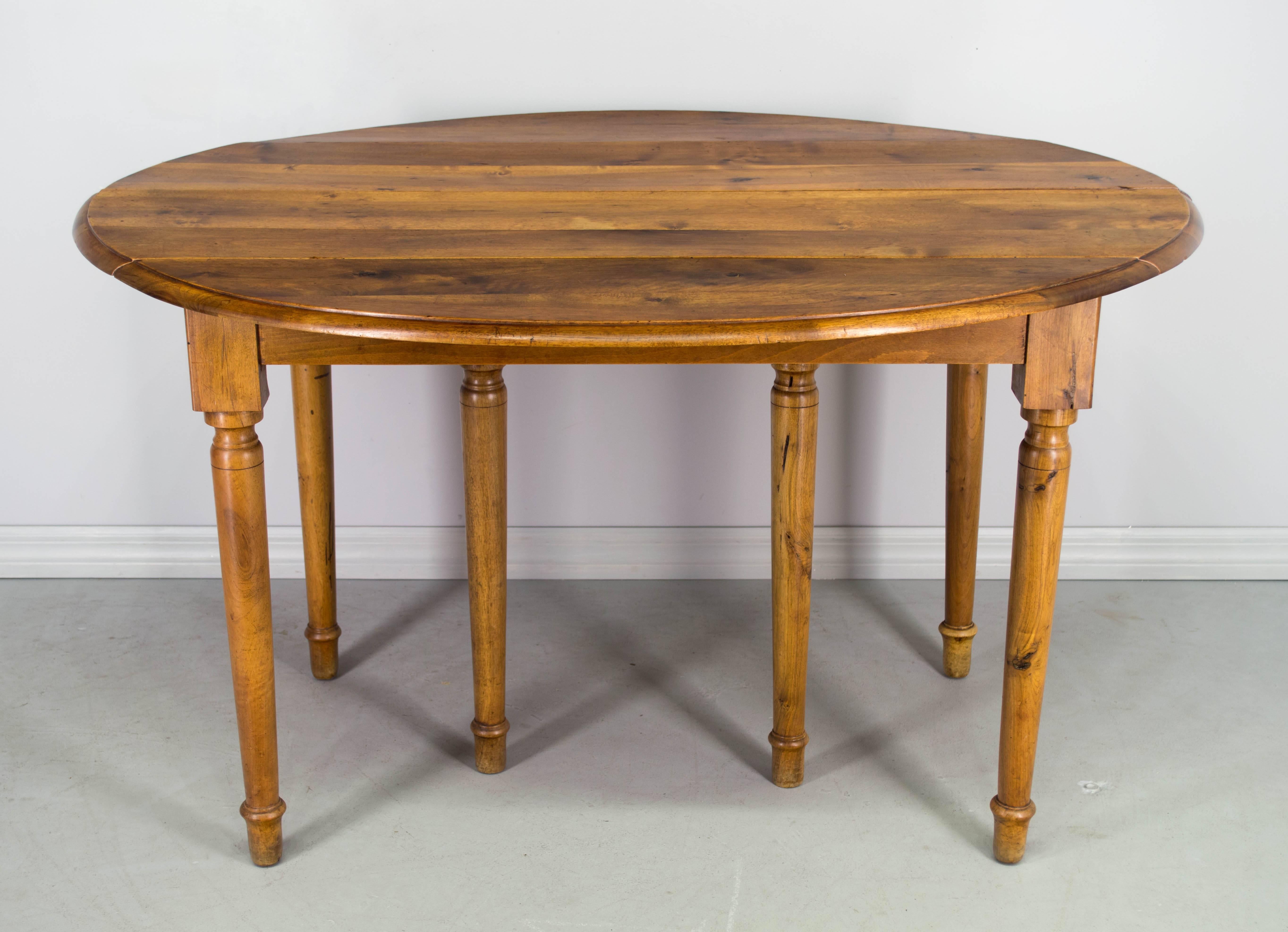 French Late 19th Century Louis Philippe Style Dining Table