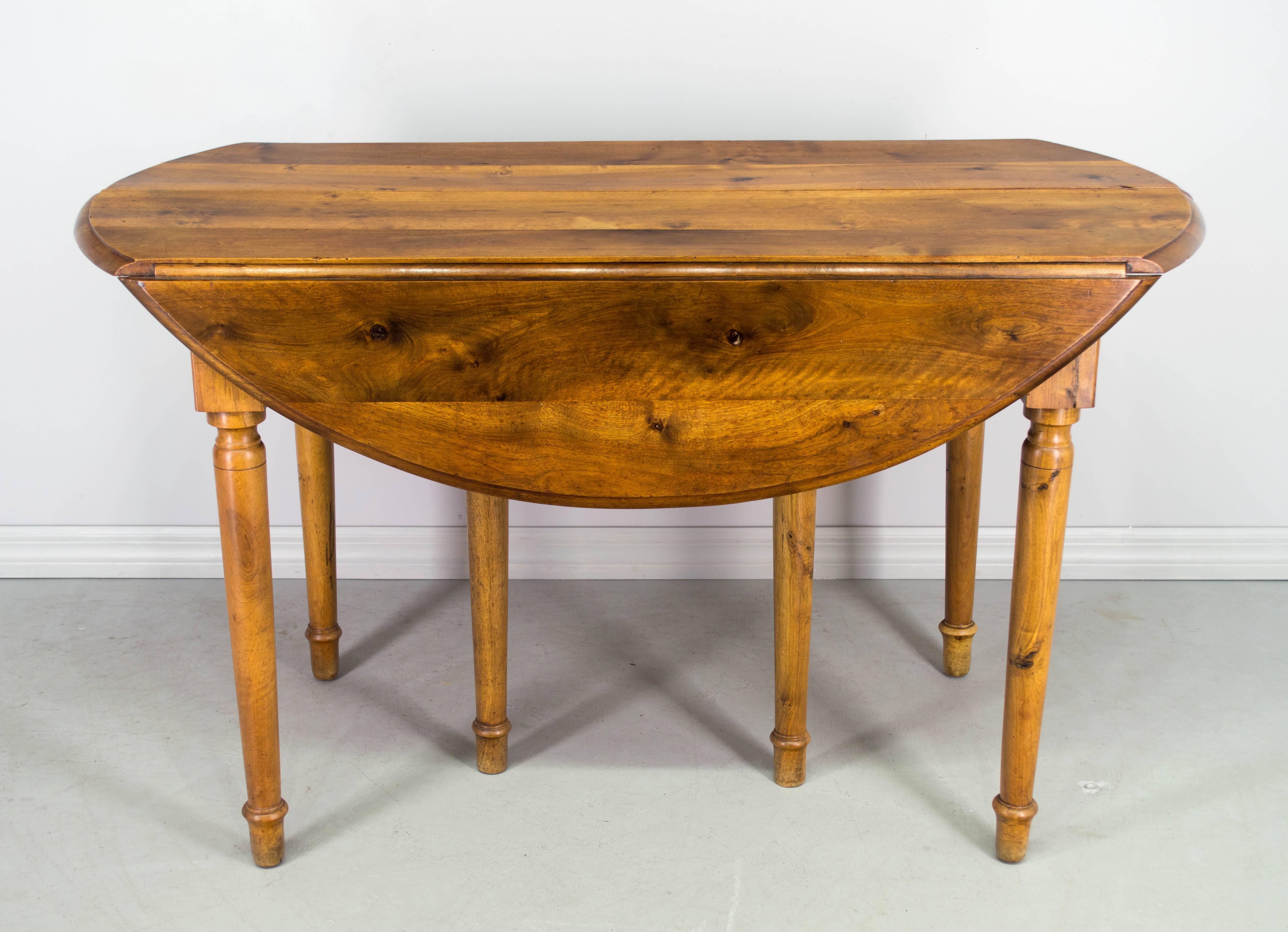 Walnut Late 19th Century Louis Philippe Style Dining Table