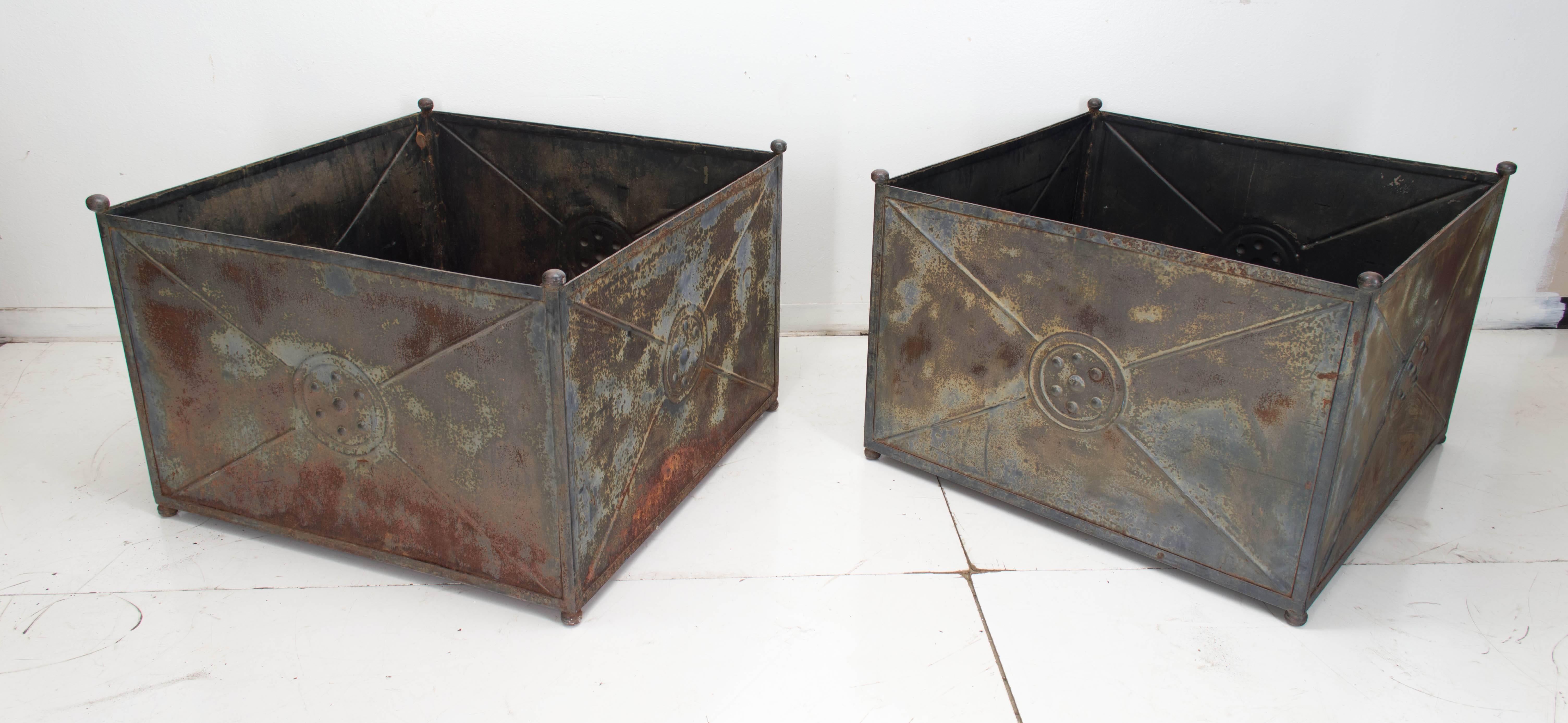 Pair of Large French Zinc Garden Planters In Excellent Condition In Winter Park, FL