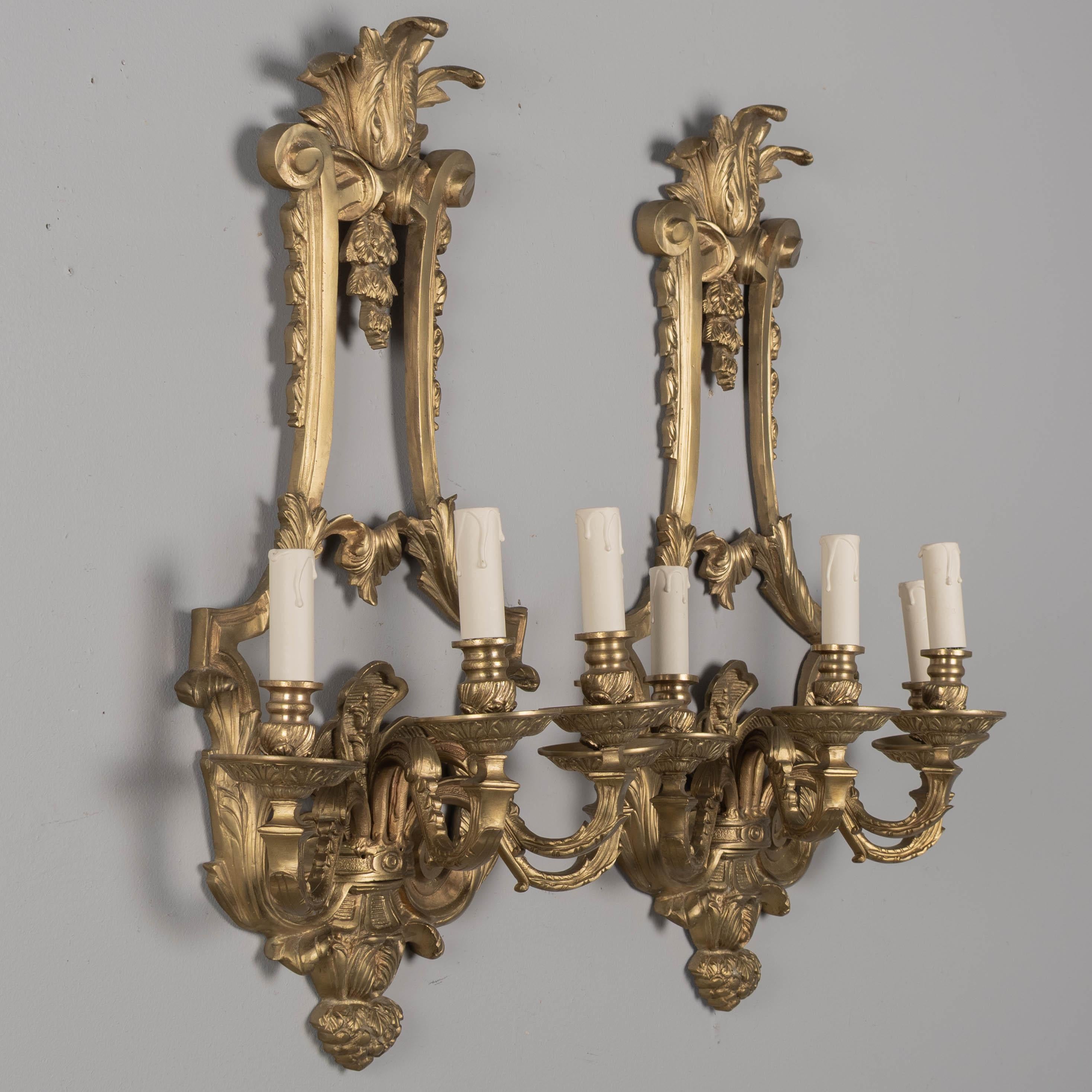 Pair of Italian Cast Bronze Wall Sconces In Good Condition For Sale In Winter Park, FL