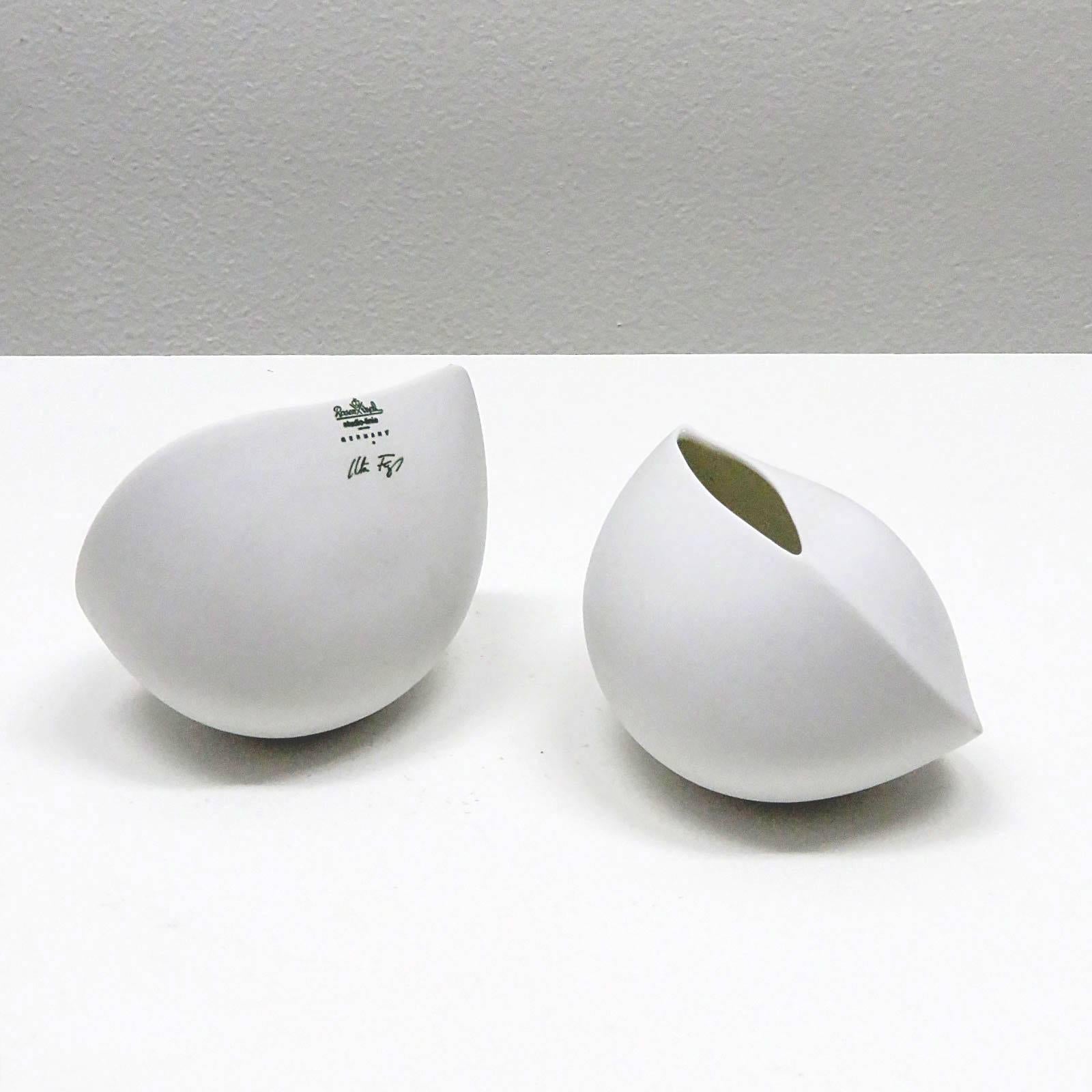 Paar Vasen aus Uta Feyl-Porzellan für Rosenthal (Deutsch) im Angebot