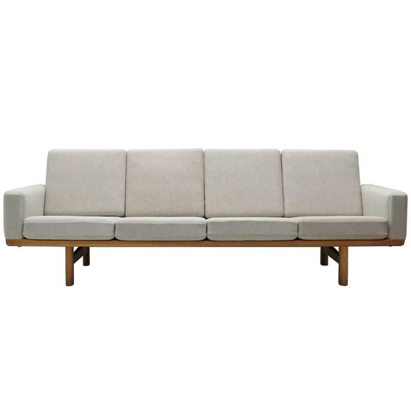 Hans J. Wegner Sofa Model GE-236/4