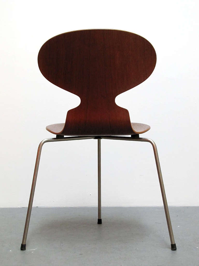 arne jacobsen chairs