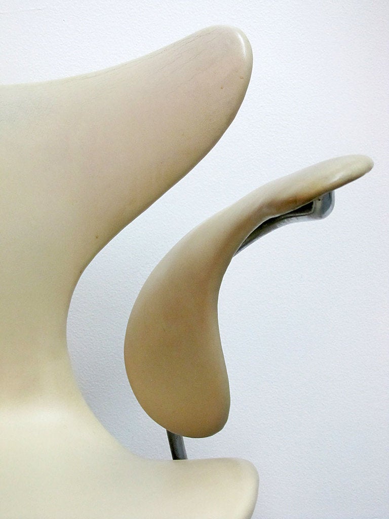 Leather Pair of Arne Jacobsen Model 3208 