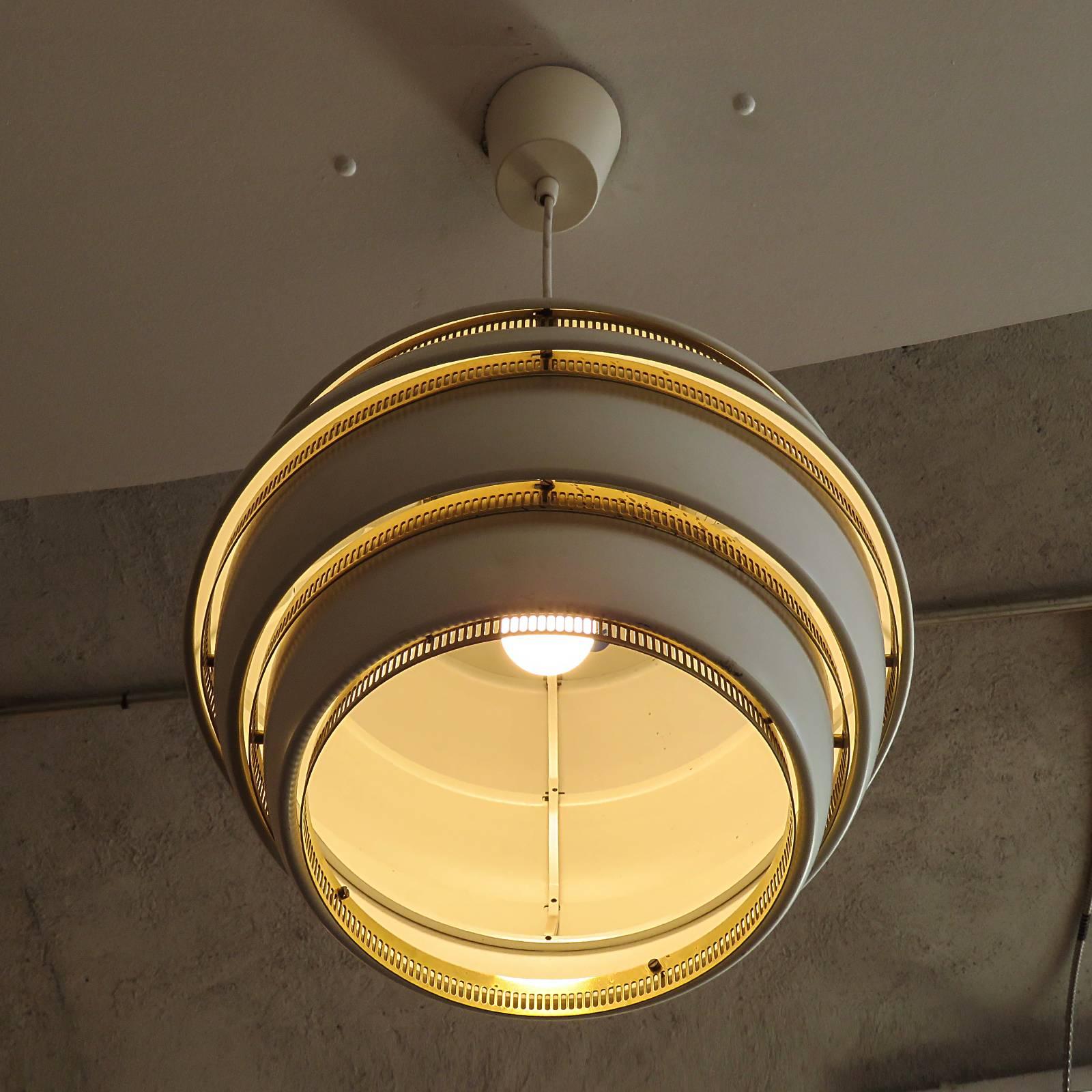Early Alvar Aalto A331 Beehive Pendant In Excellent Condition In Los Angeles, CA