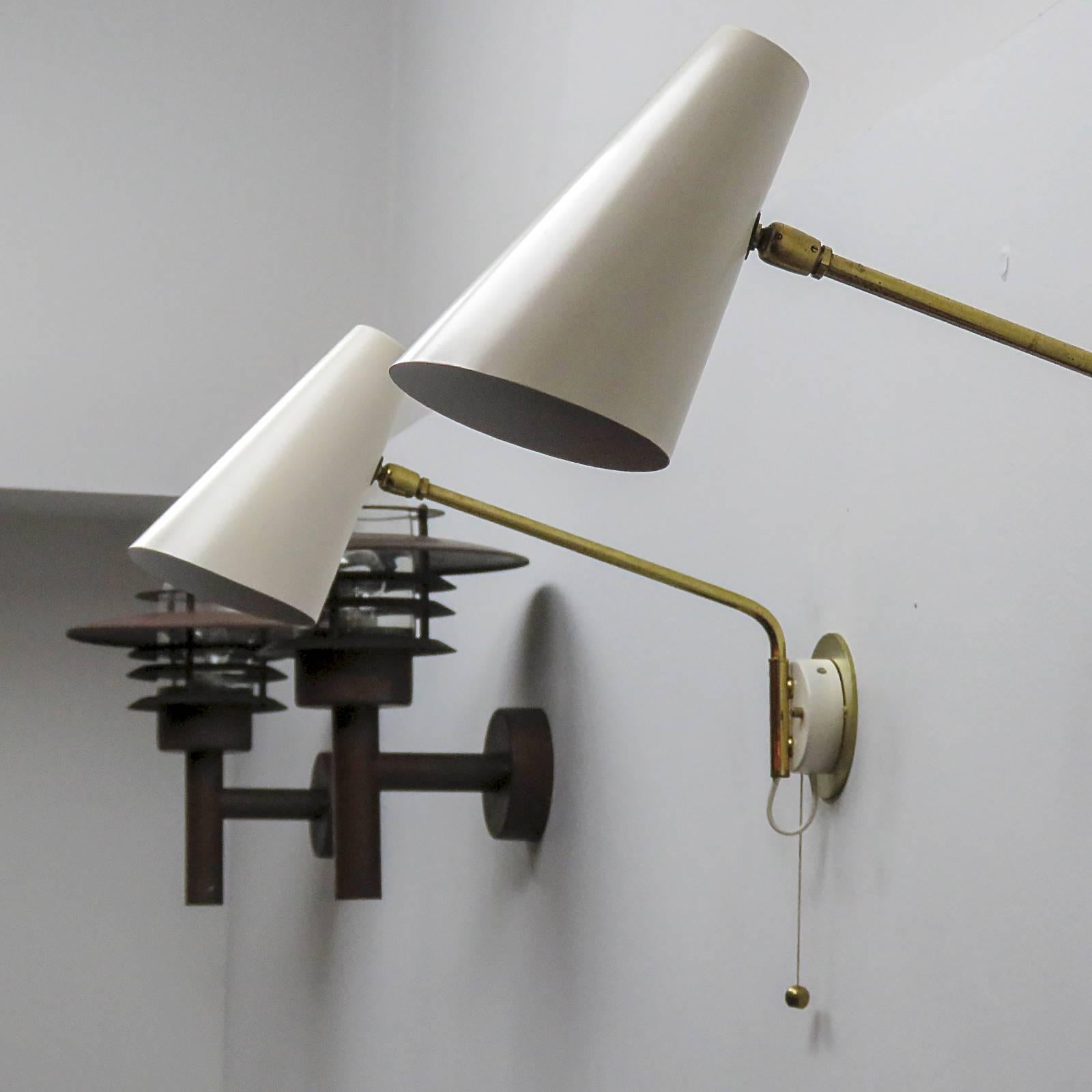 Mid-20th Century Pair of Stilnovo Swing Arm Wall Lights