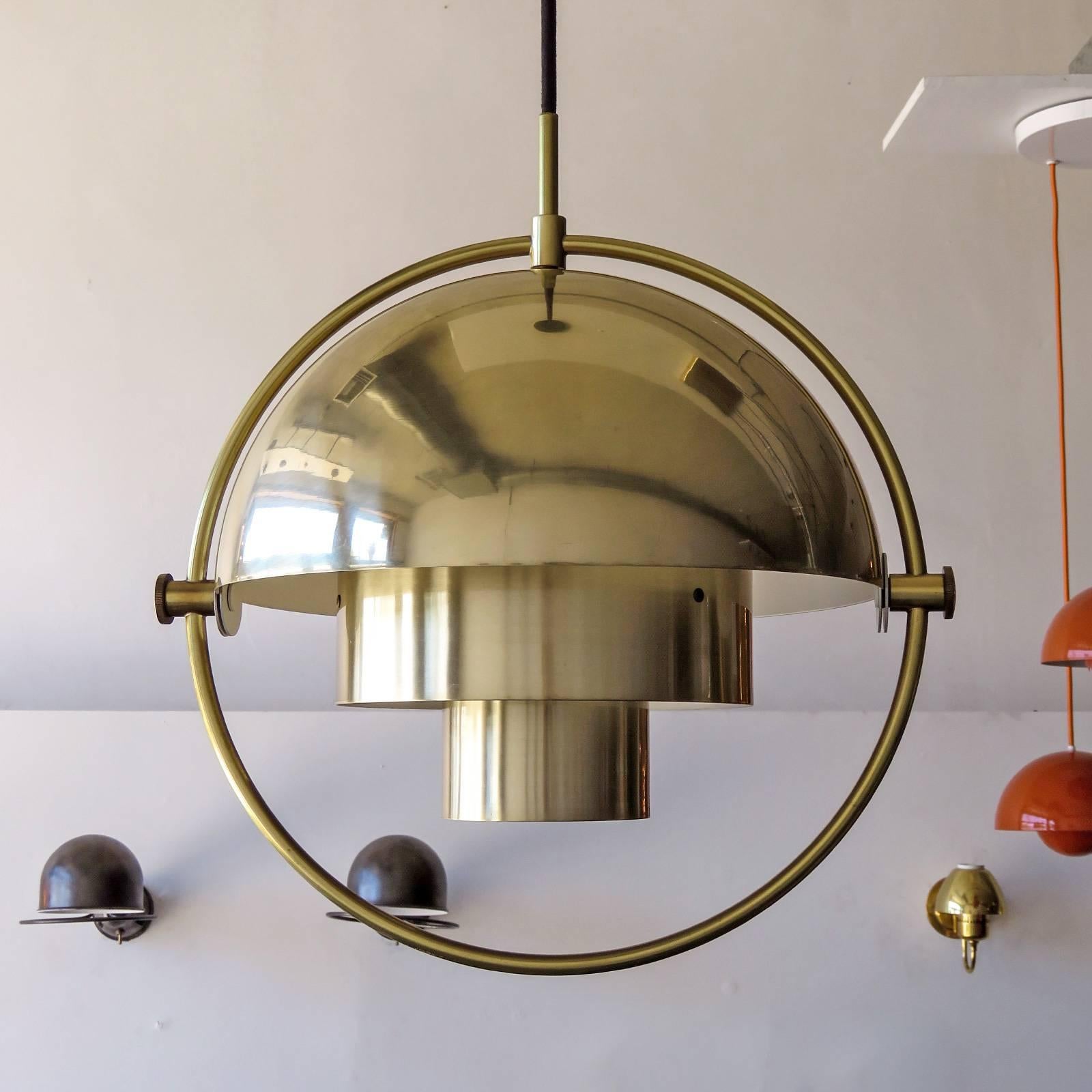 Elegant brass multi-lite pendant by Louis Weisdorf for Lyfa, Denmark, 1972, can be adjusted to a multitude of configurations.