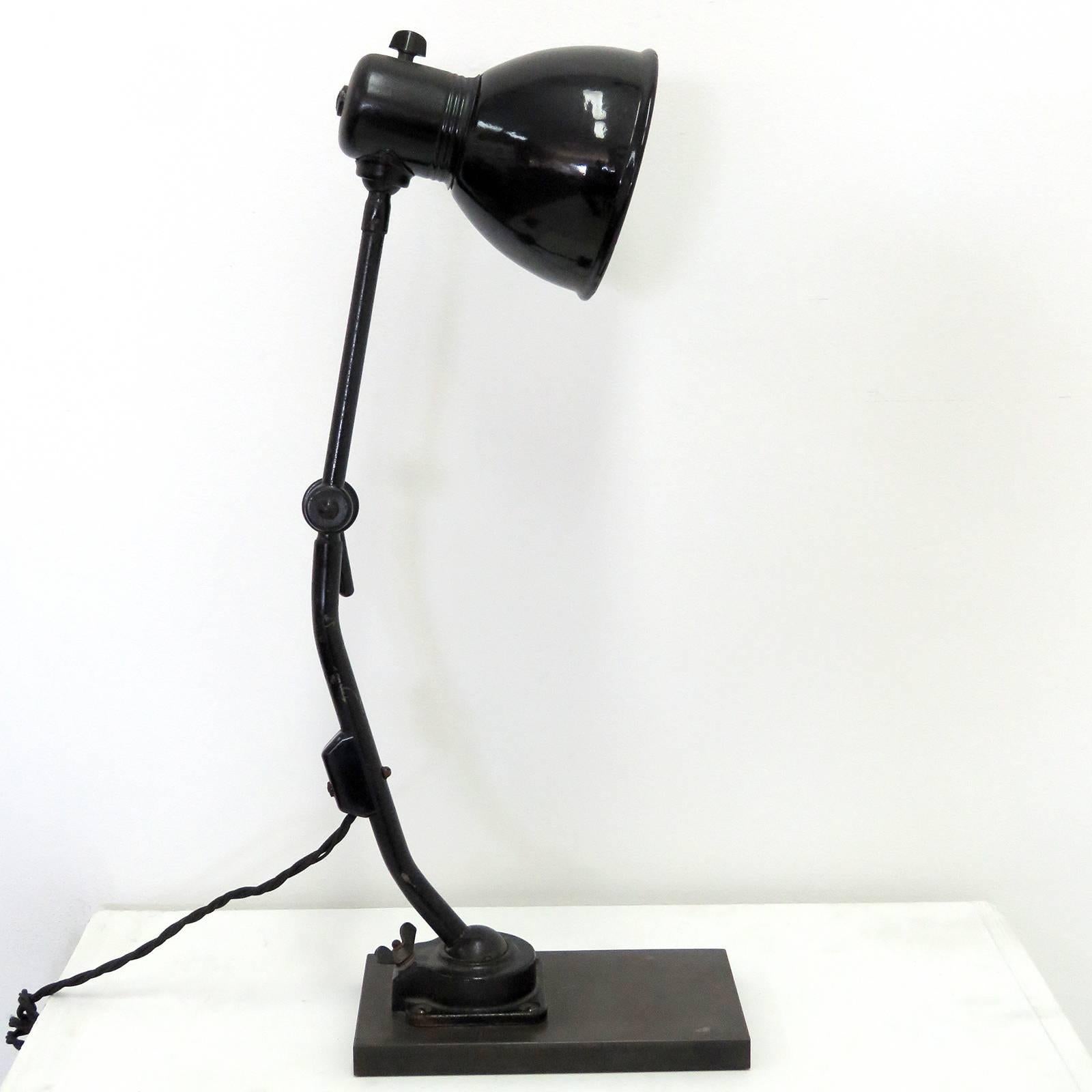wall mounted anglepoise lamp