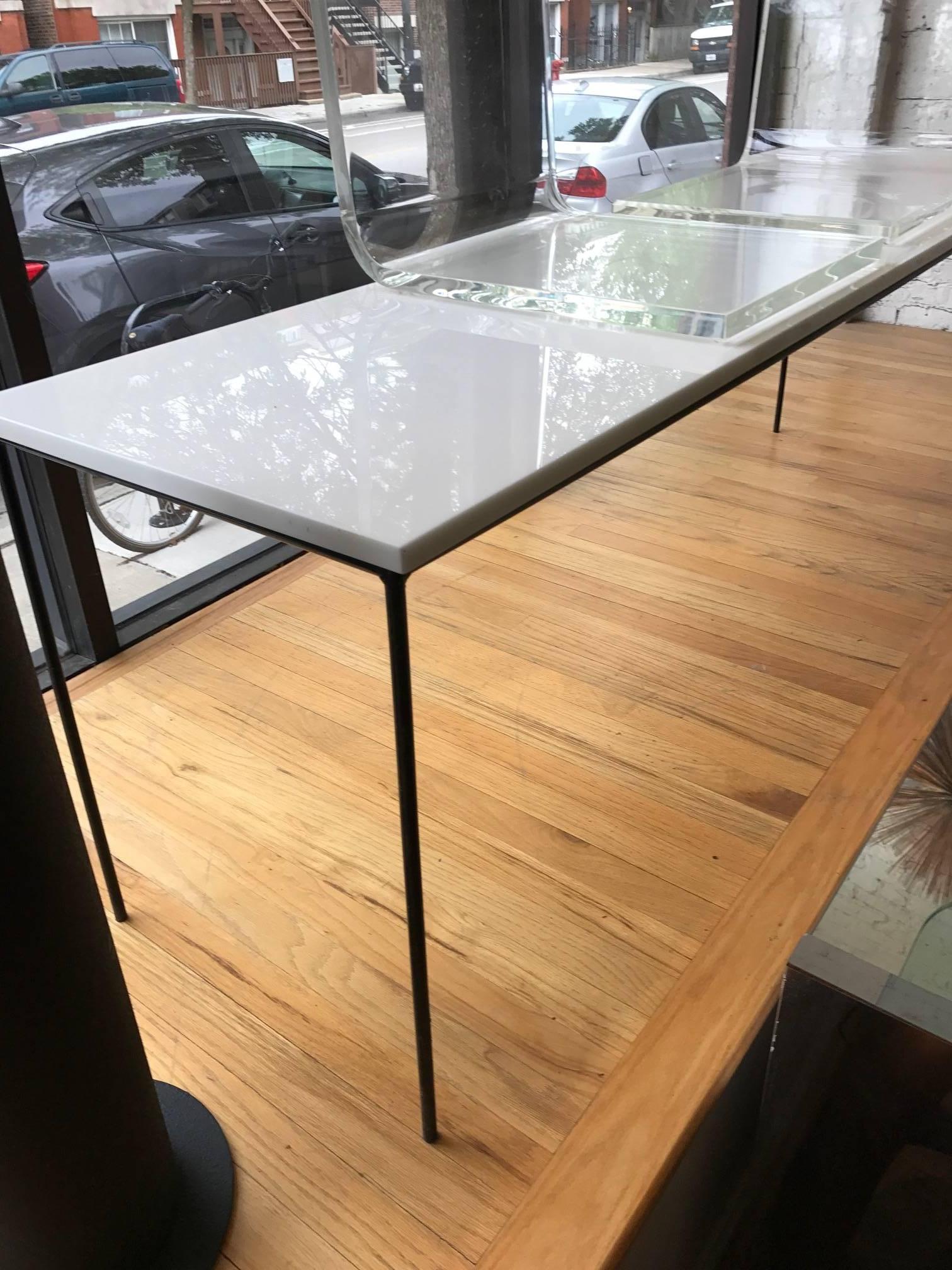 Low Paul McCobb Console Table In Good Condition In Chicago, IL