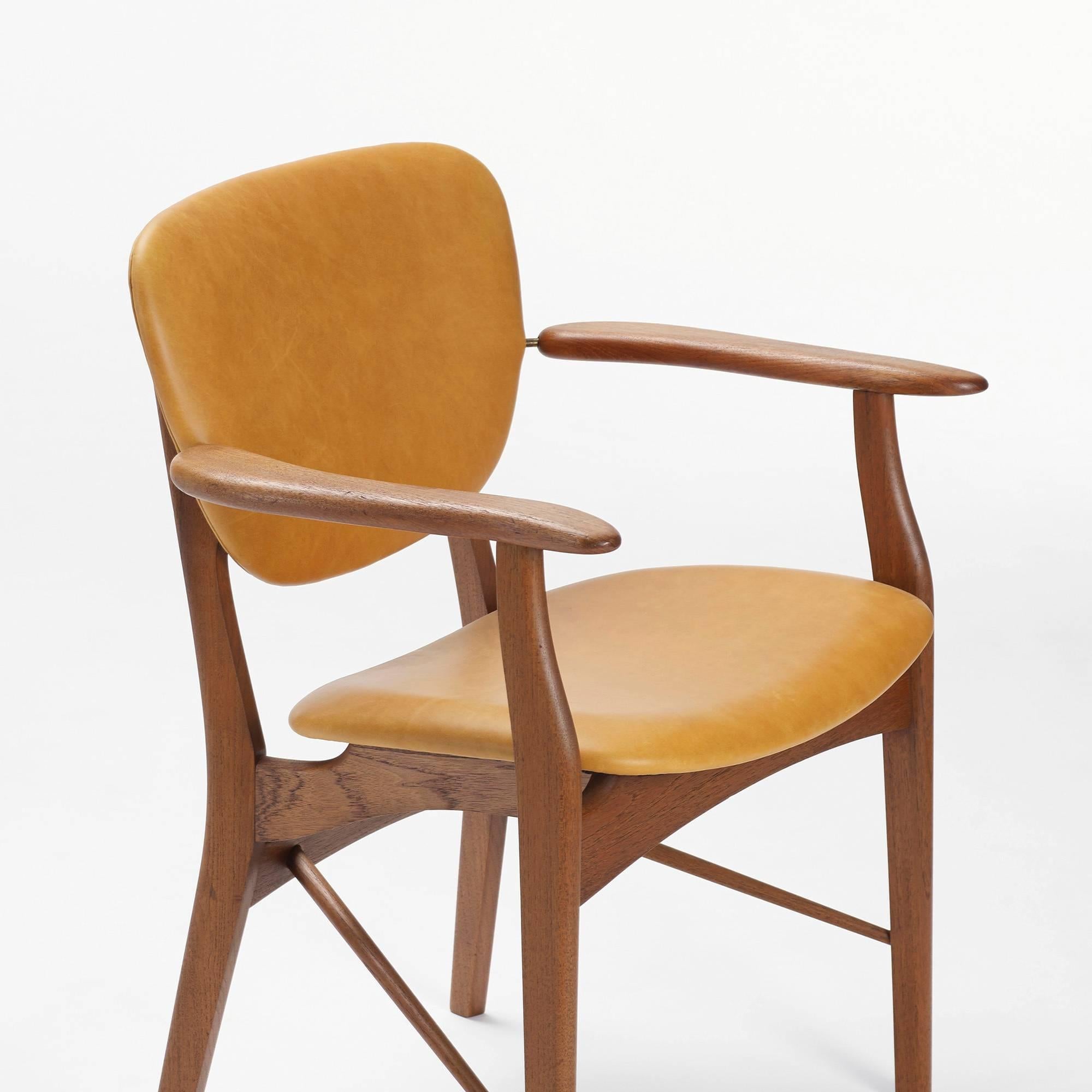 Scandinavian Modern Set of Eight Dining Chairs Attributed to Finn Juhl For Sale