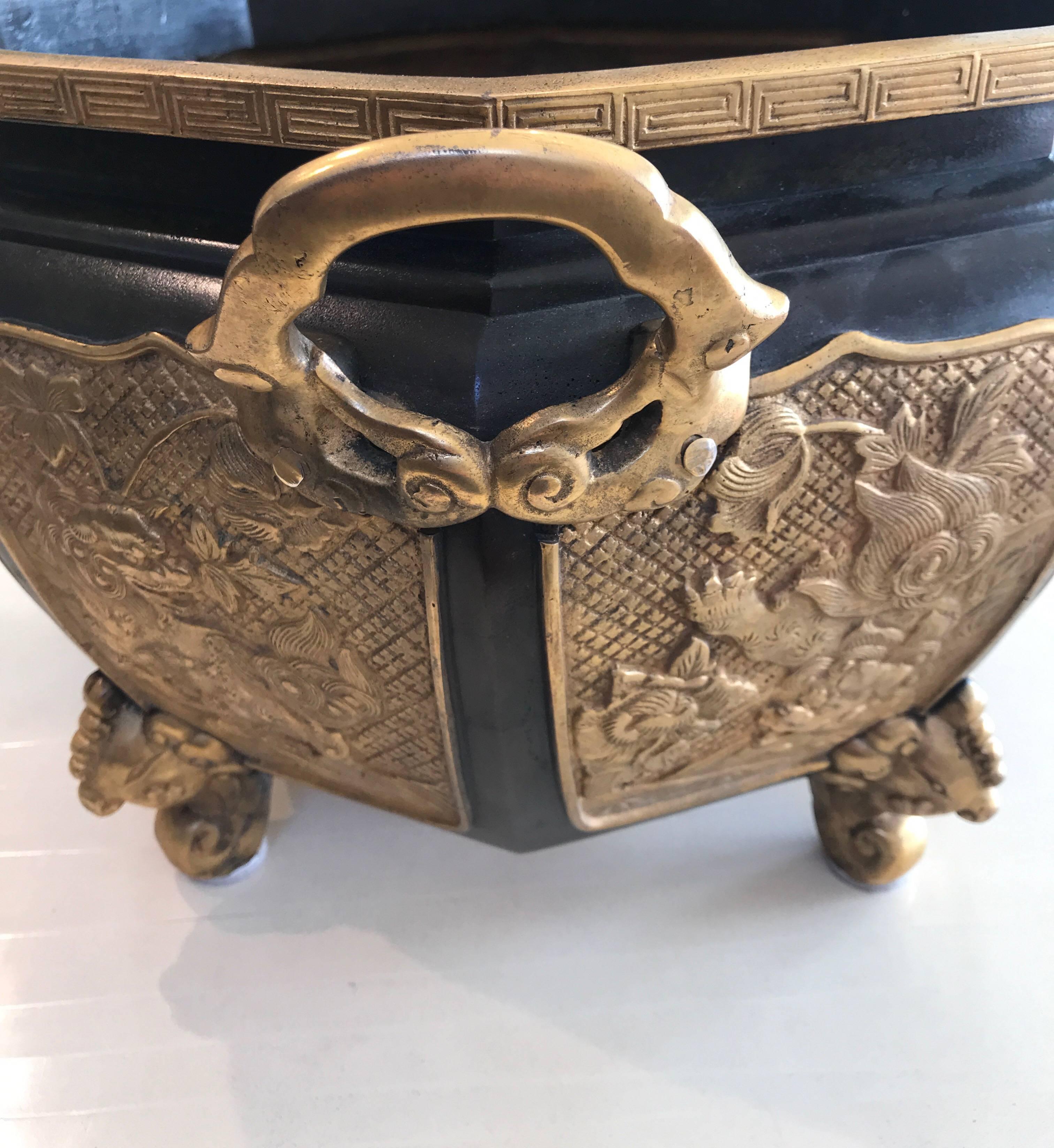 Fabulous Bronze and Gilt Jardinière In Good Condition For Sale In New York, NY