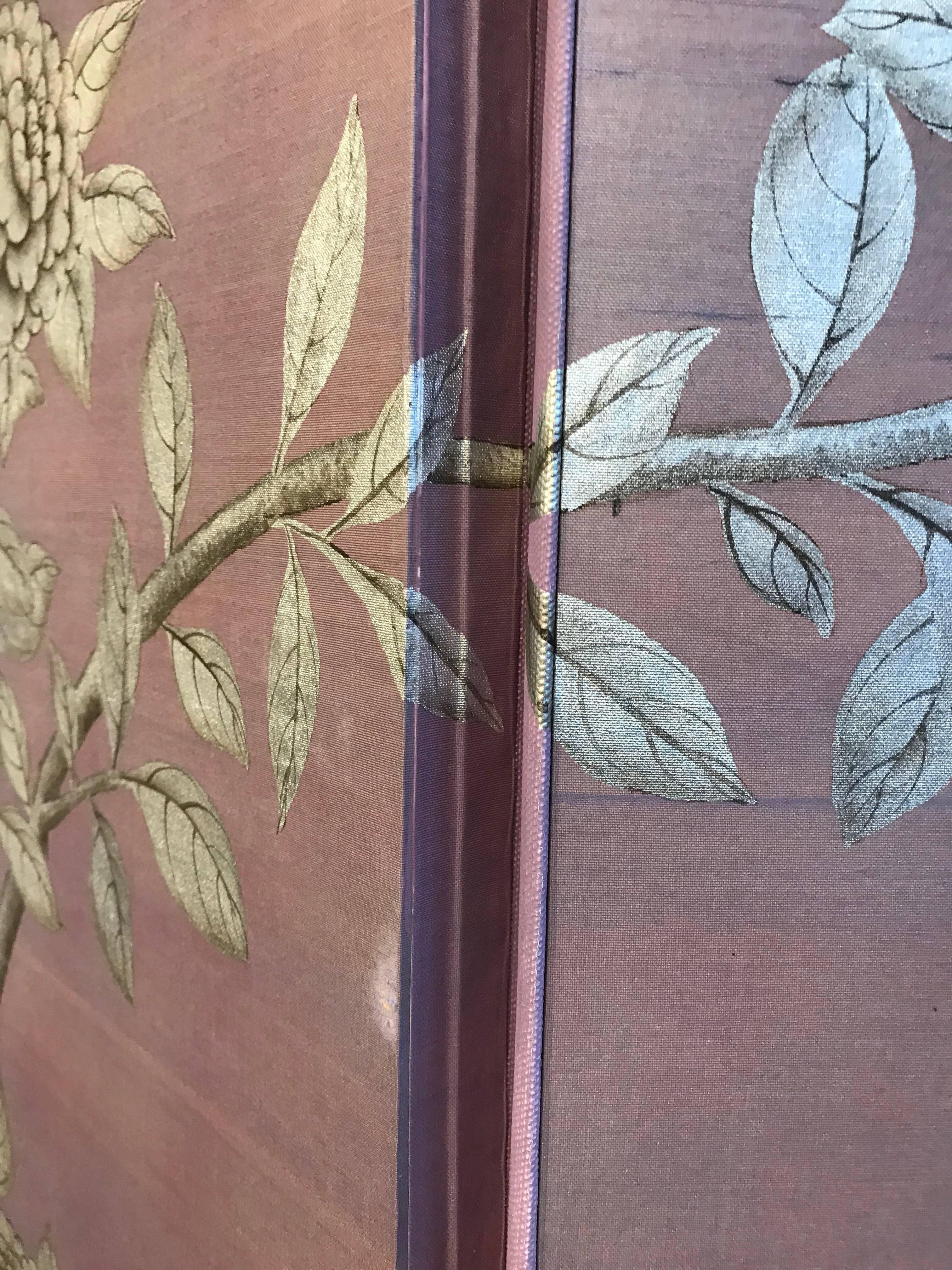 Gracie Silk Hand-Painted Screen with Silver Design In Good Condition For Sale In New York, NY