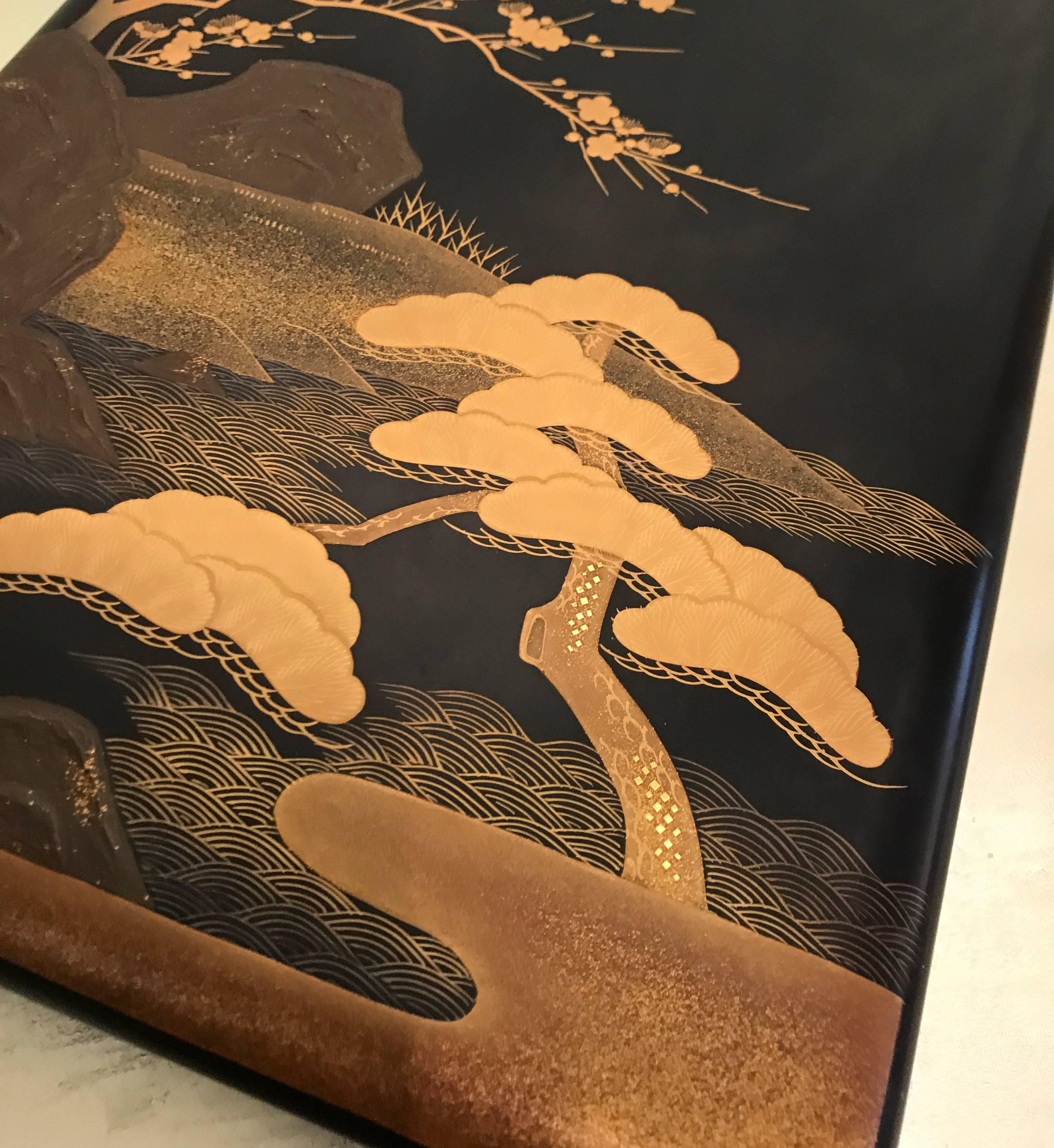 Japanese Lacquer Box with Gold Pine Trees In Good Condition In New York, NY