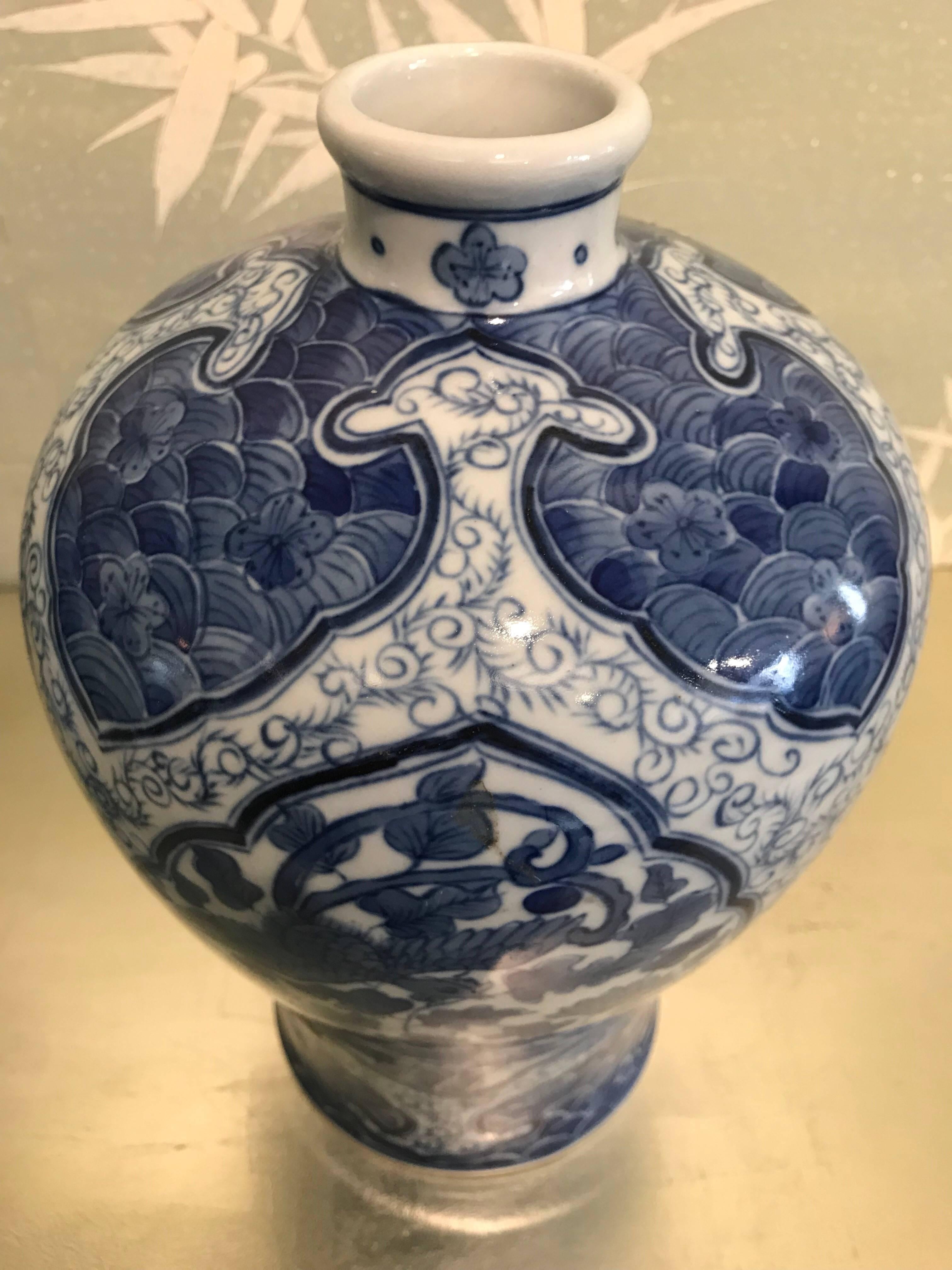 Pair of Korean Blue and White Vases In Good Condition For Sale In New York, NY