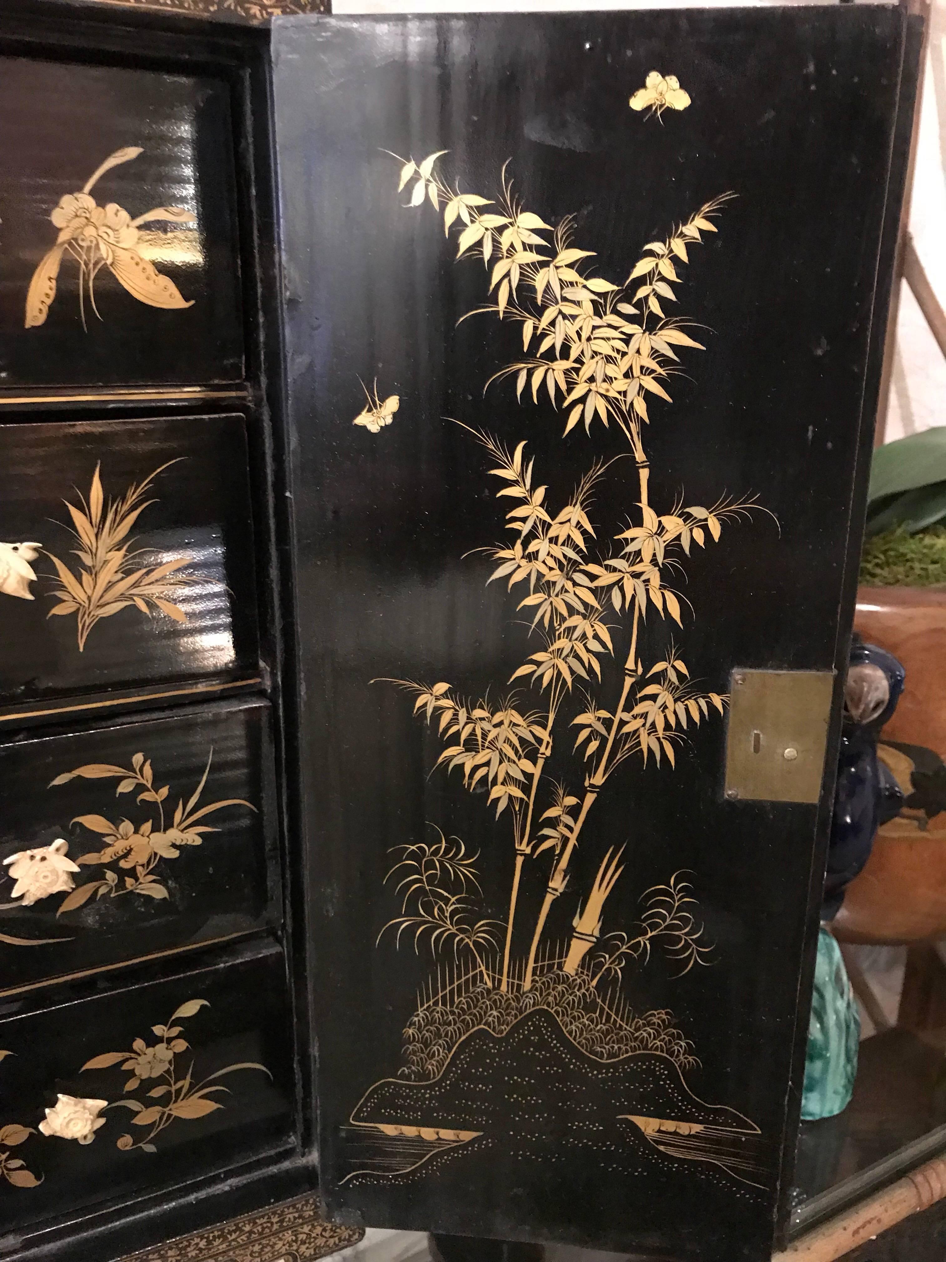 19th Century Black and Gold Lacquer Chinese Cabinet For Sale