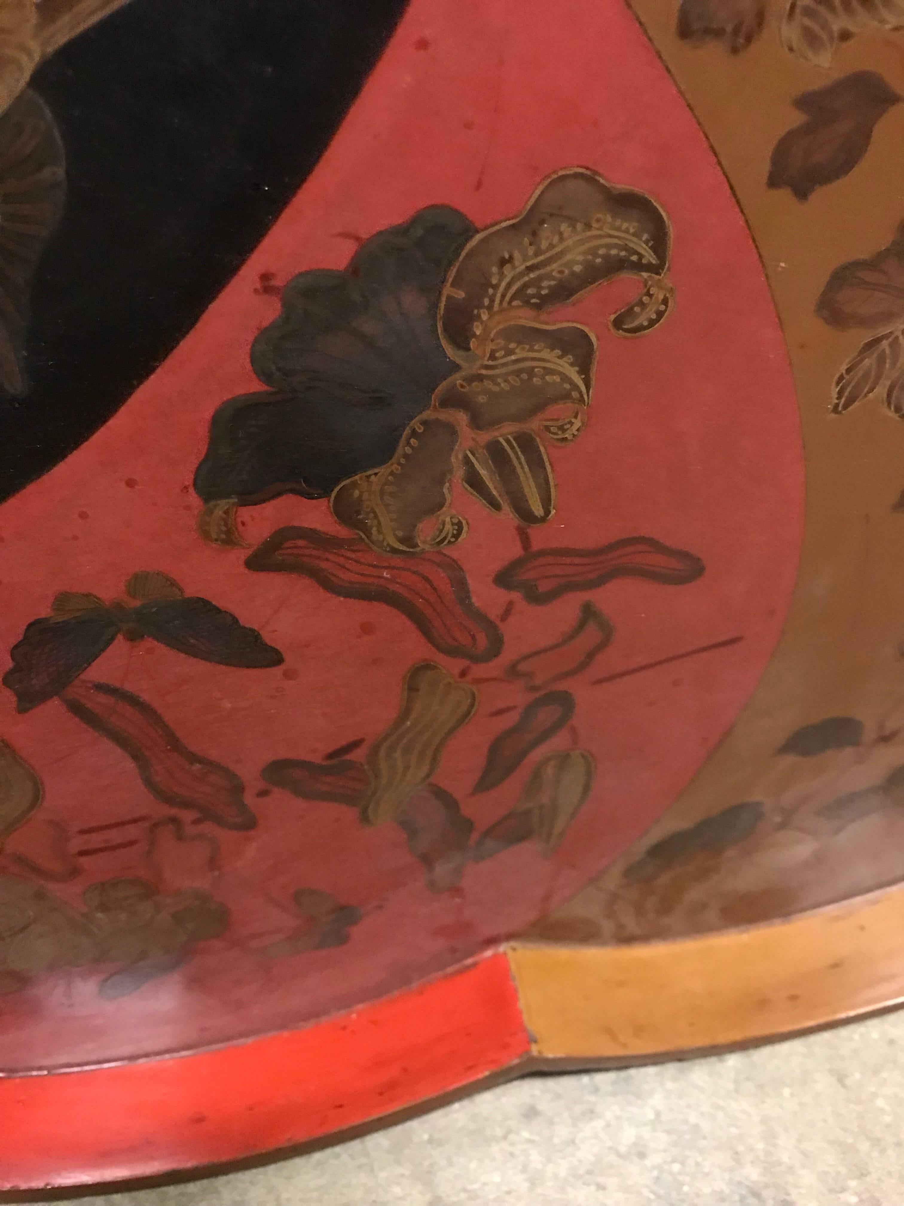 Flower Shaped Lacquer Tray In Good Condition In New York, NY