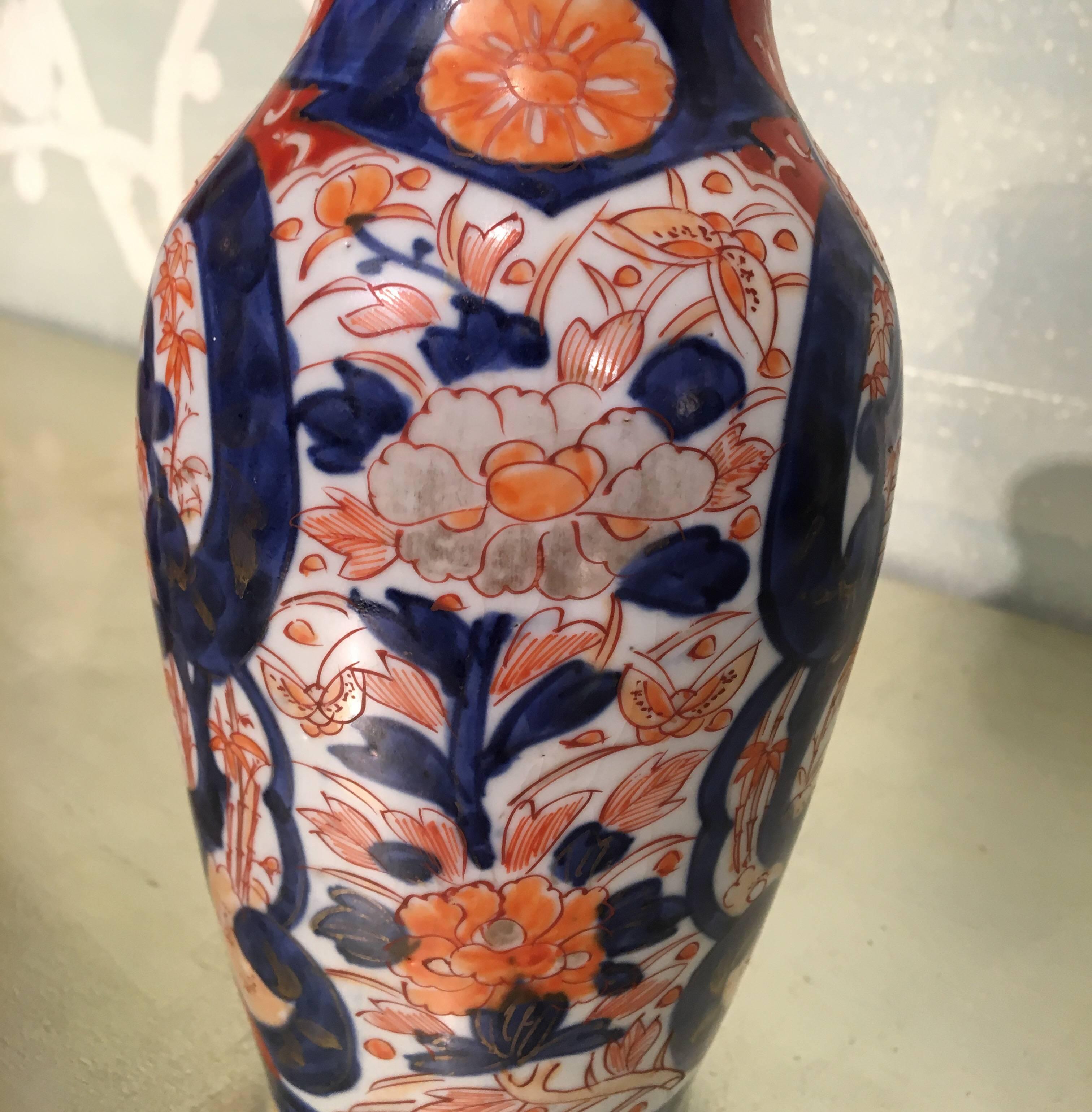 Pair of Imari Vases In Good Condition In New York, NY