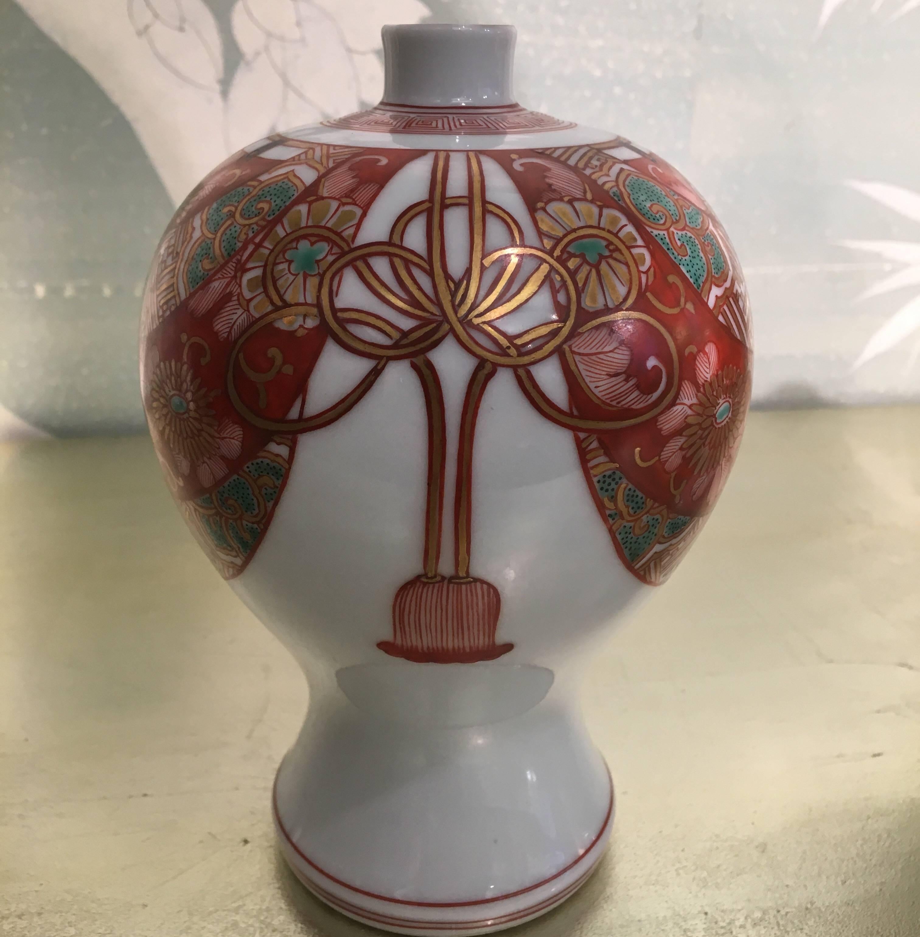 Japanese Pair of Bottle Shaped Vases For Sale