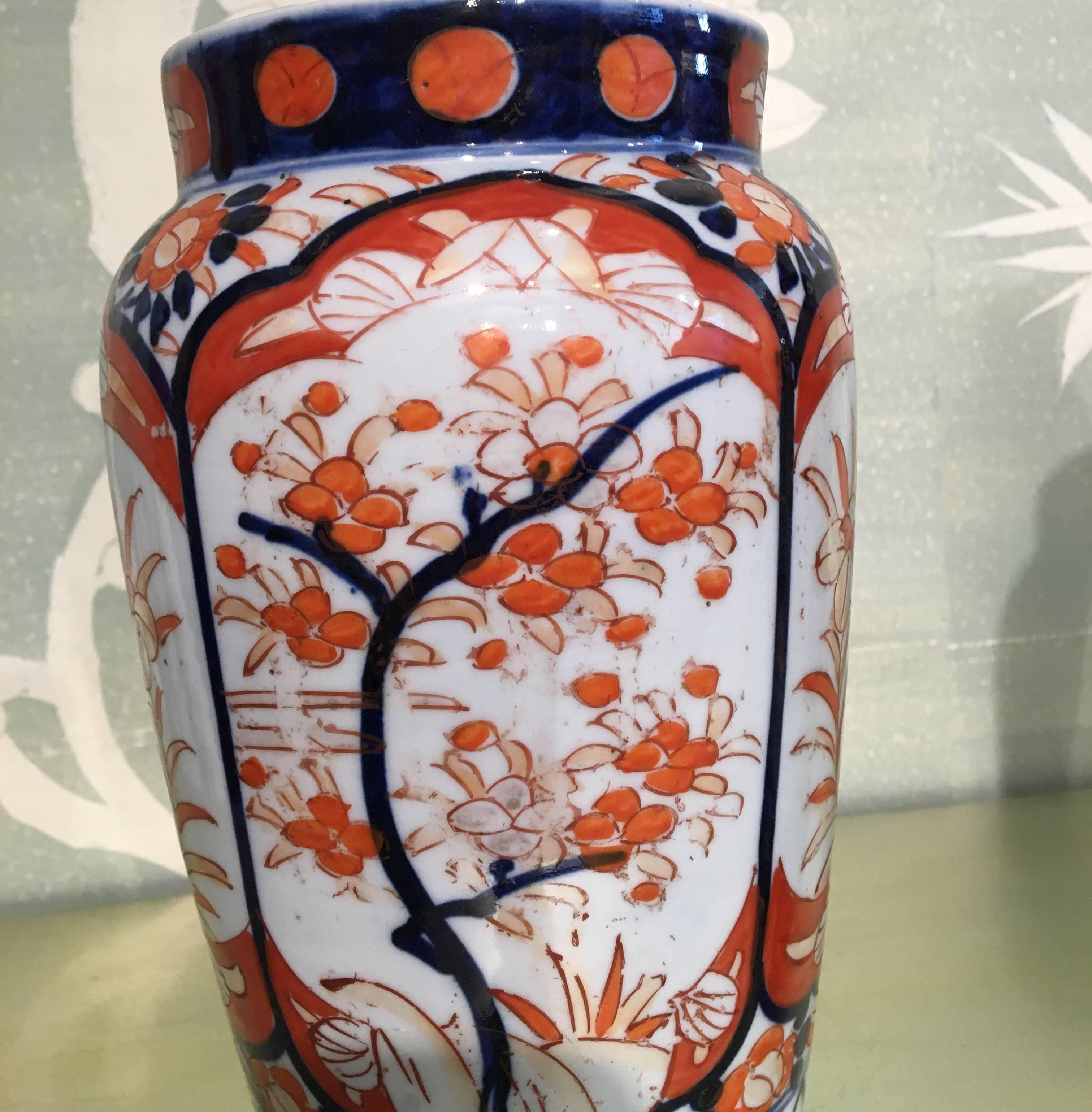 Hand-Painted Pair of Japanese Imari For Sale