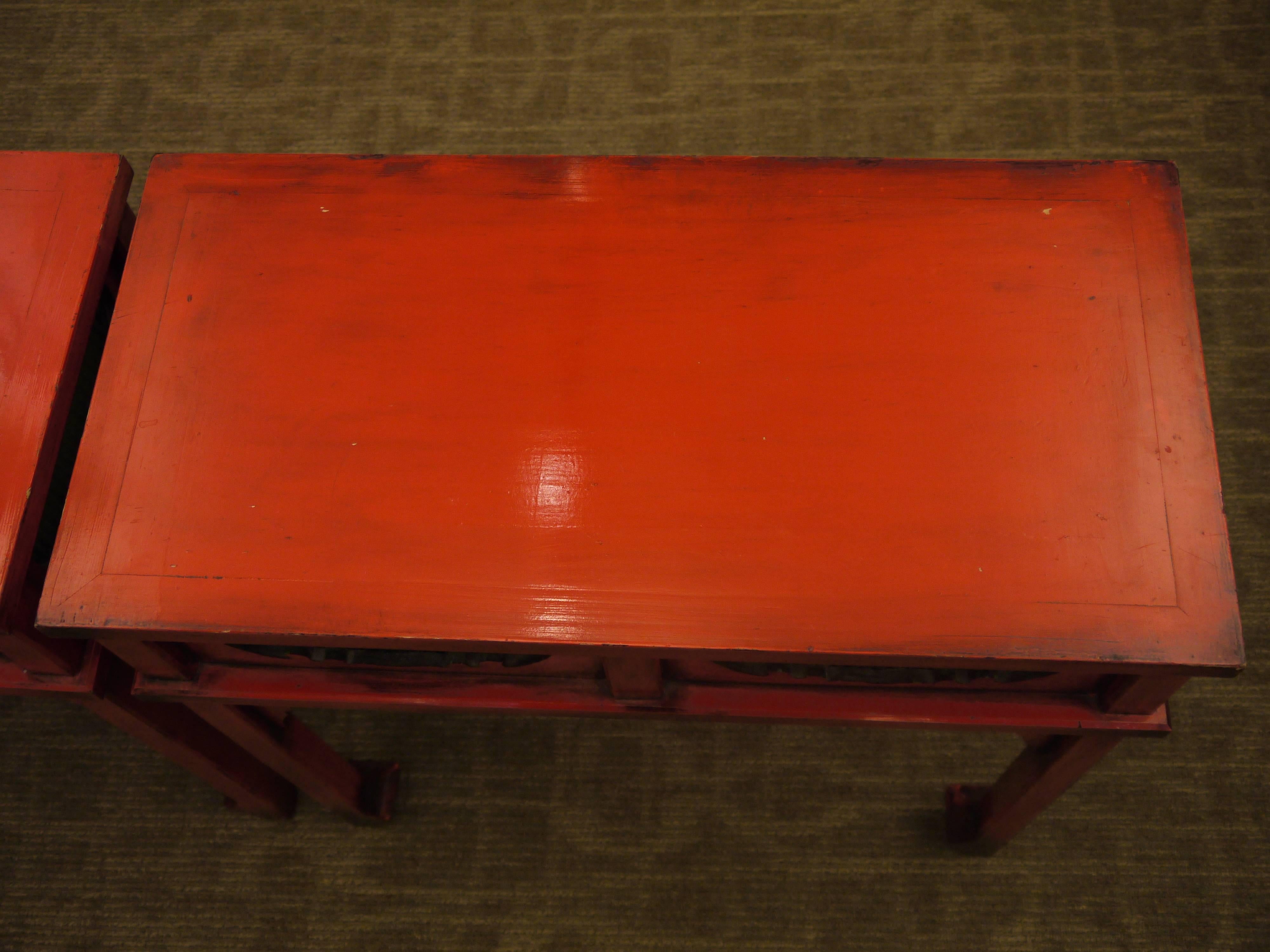Lacquered Pair of Japanese Red Lacquer Side Tables For Sale