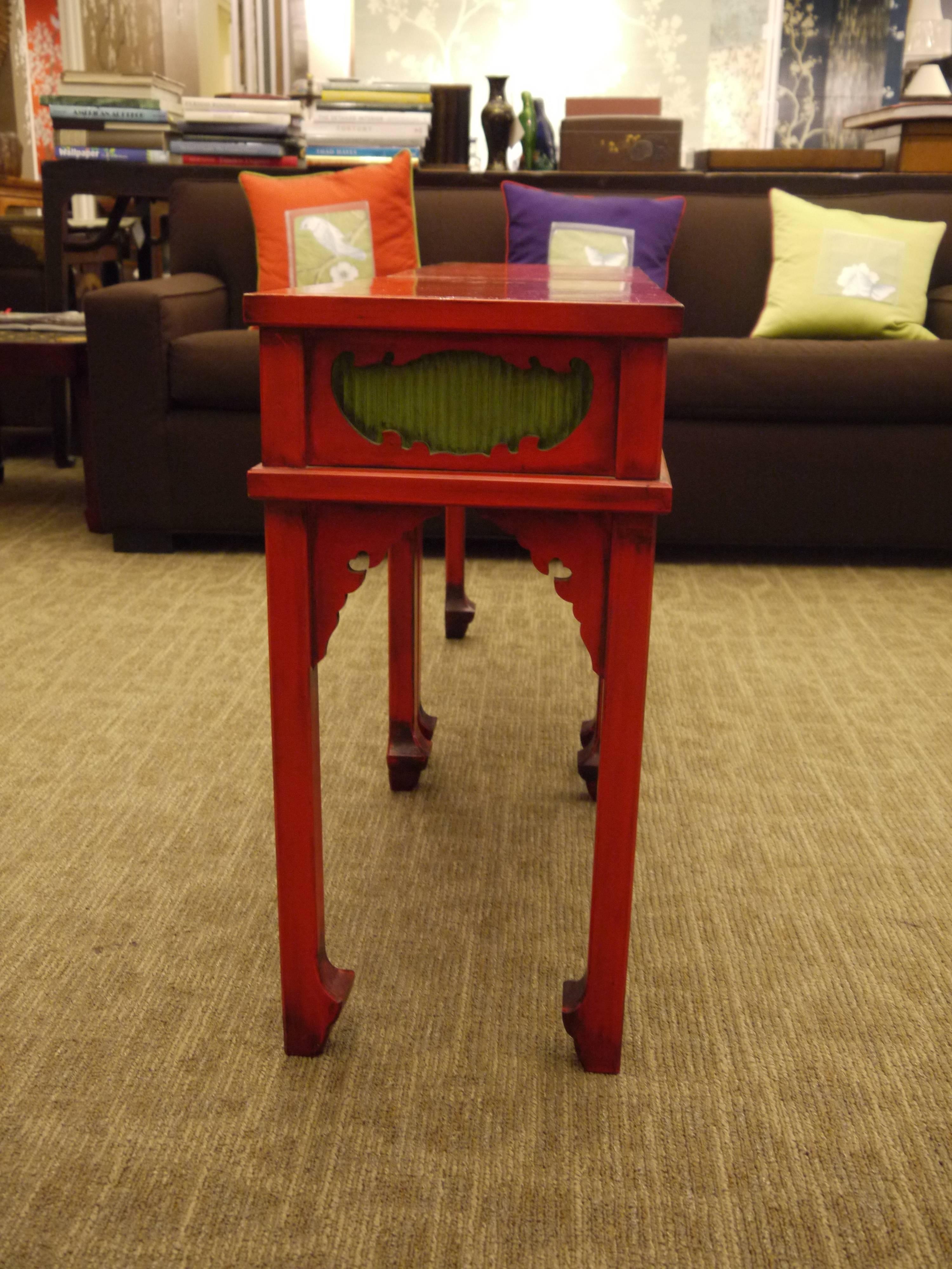 Mid-20th Century Pair of Japanese Red Lacquer Side Tables For Sale