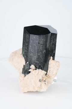 Natural Specimen Sculpture Of Schorl On Albite 529g Crystal From Pakistan