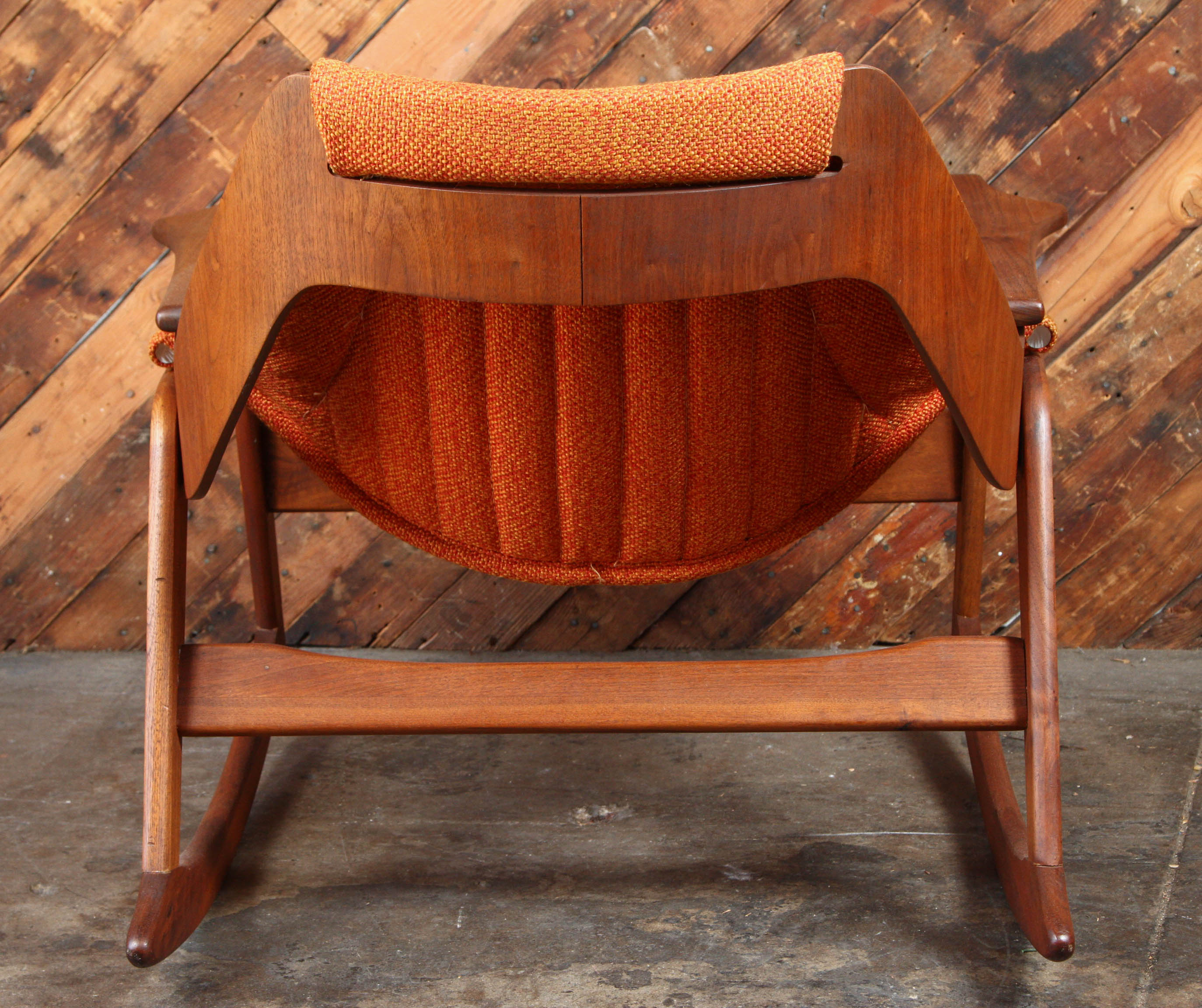 Rare Jerry Johnson Midcentury Walnut Rocking Chair In Excellent Condition In santa monica, CA