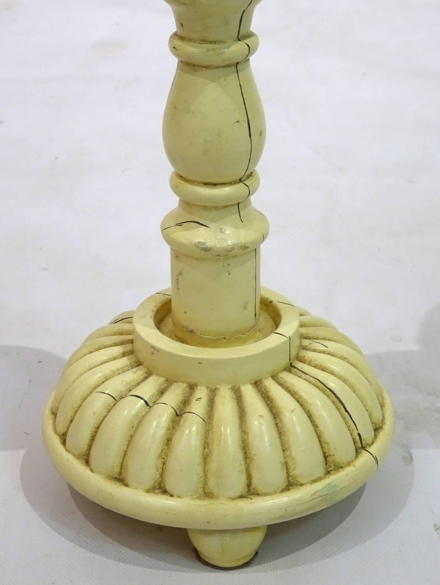 20th Century Continental Faux Ivory Carved Wooden Finial In Excellent Condition For Sale In Dallas, TX
