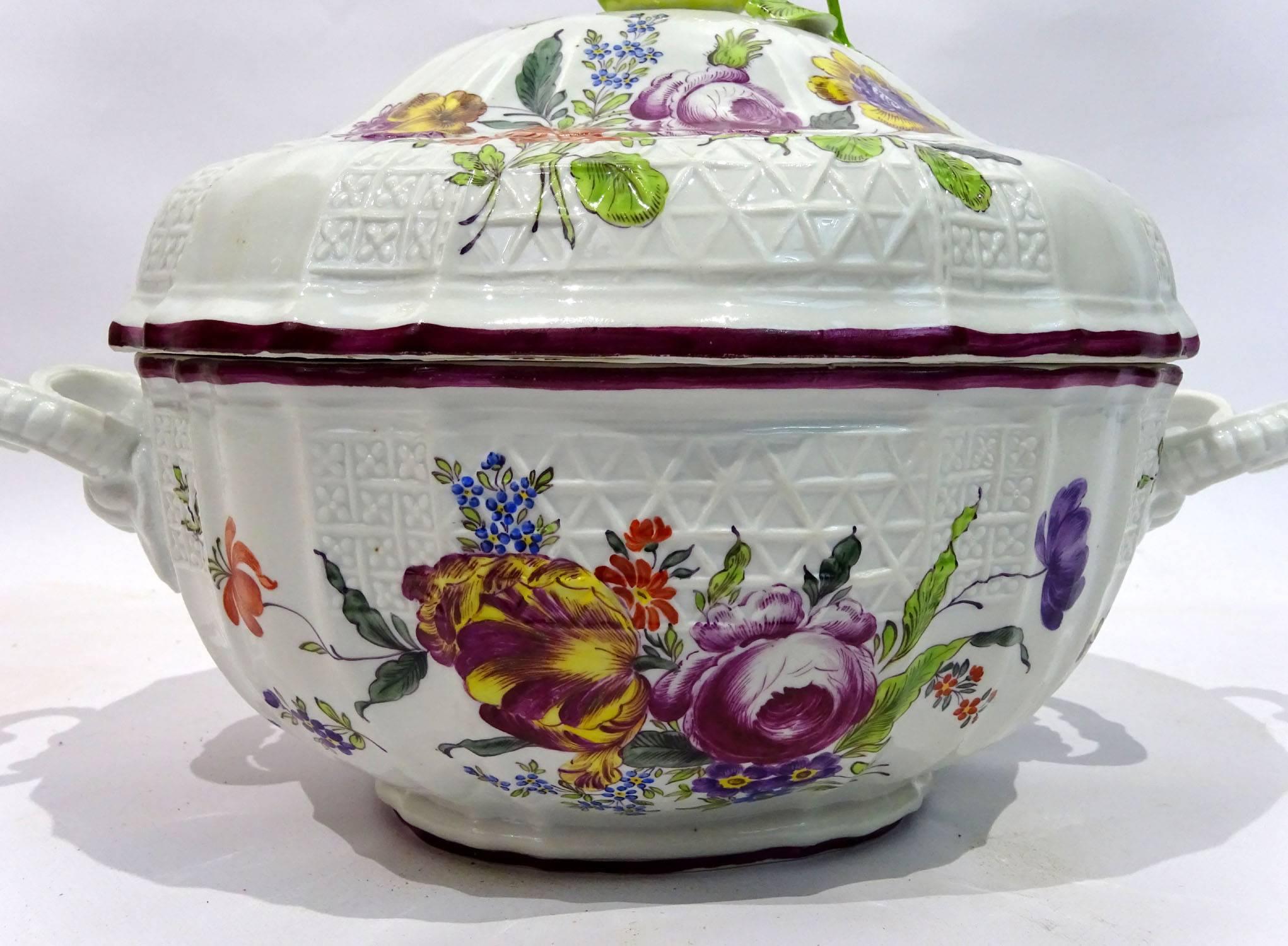 Hand-Crafted Early 20th Century French Meissen-Style Porcelain Tureen