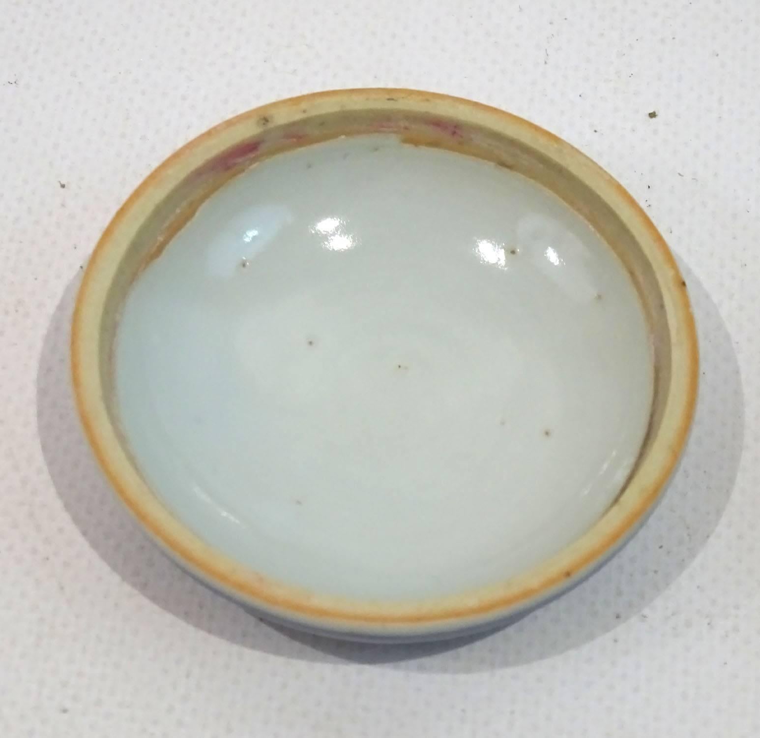 18th Century and Earlier 17th Century Chinese Porcelain Box with Lid from The Hatcher Collection