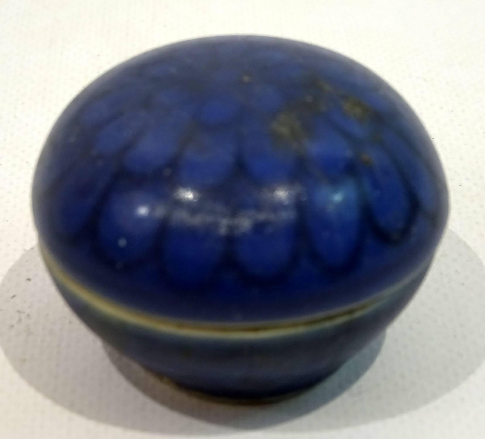17th Century Chinese Porcelain Cosmetic Jar with Lid from The Hatcher Collection 4