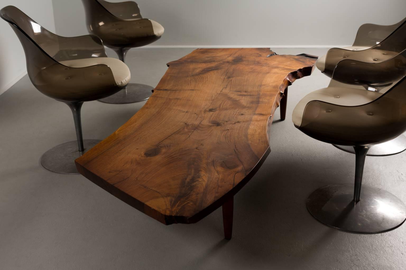 George Nakashima Coffee Table in Walnut, 1960s In Excellent Condition In Amarillo, TX