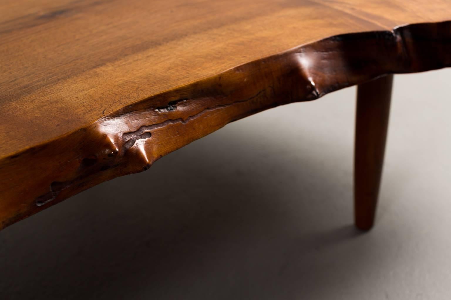 Mid-20th Century George Nakashima Coffee Table in Walnut, 1960s