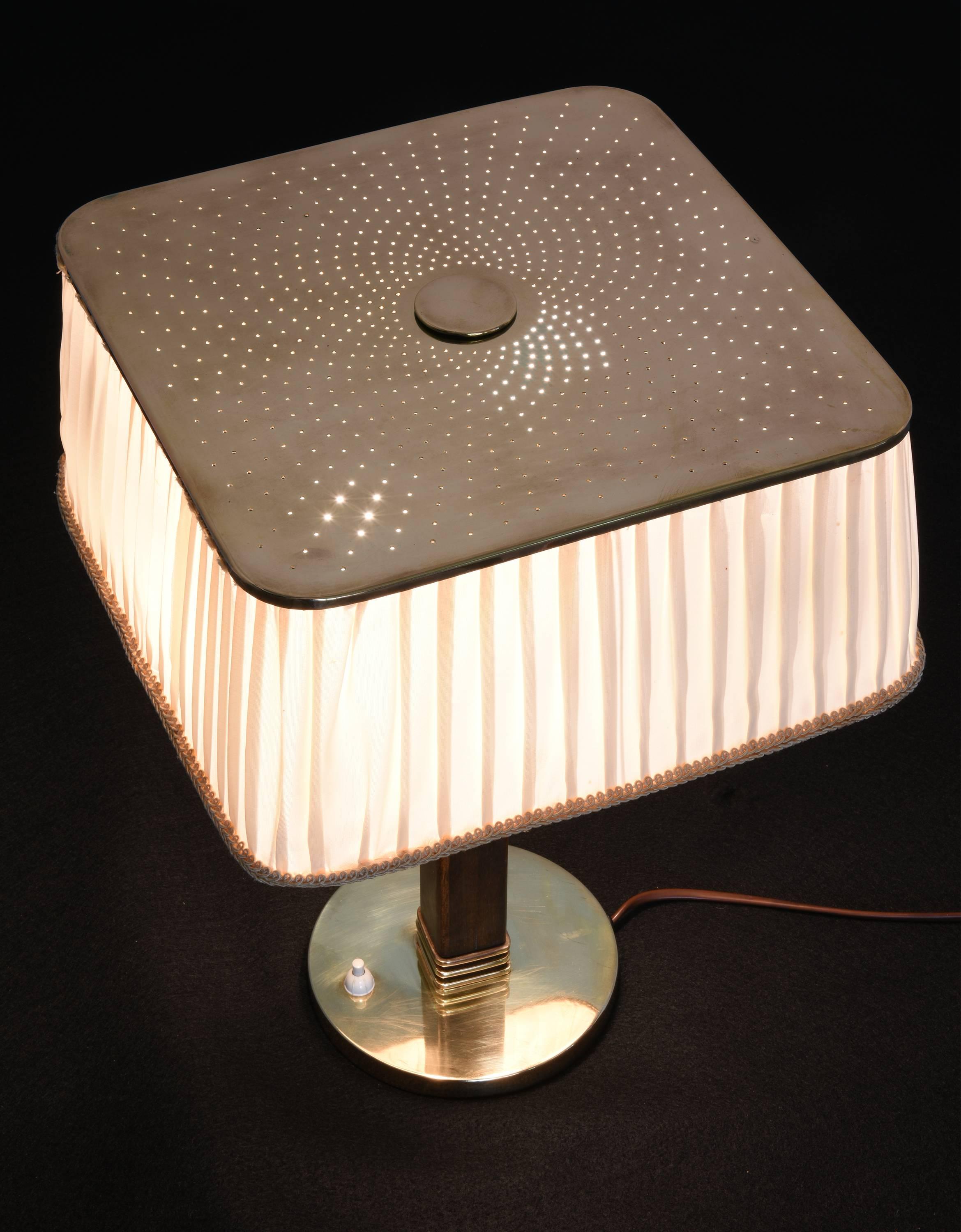 Paavo Tynell Desk Lamp, Model 5066, 1940s In Excellent Condition In Amarillo, TX
