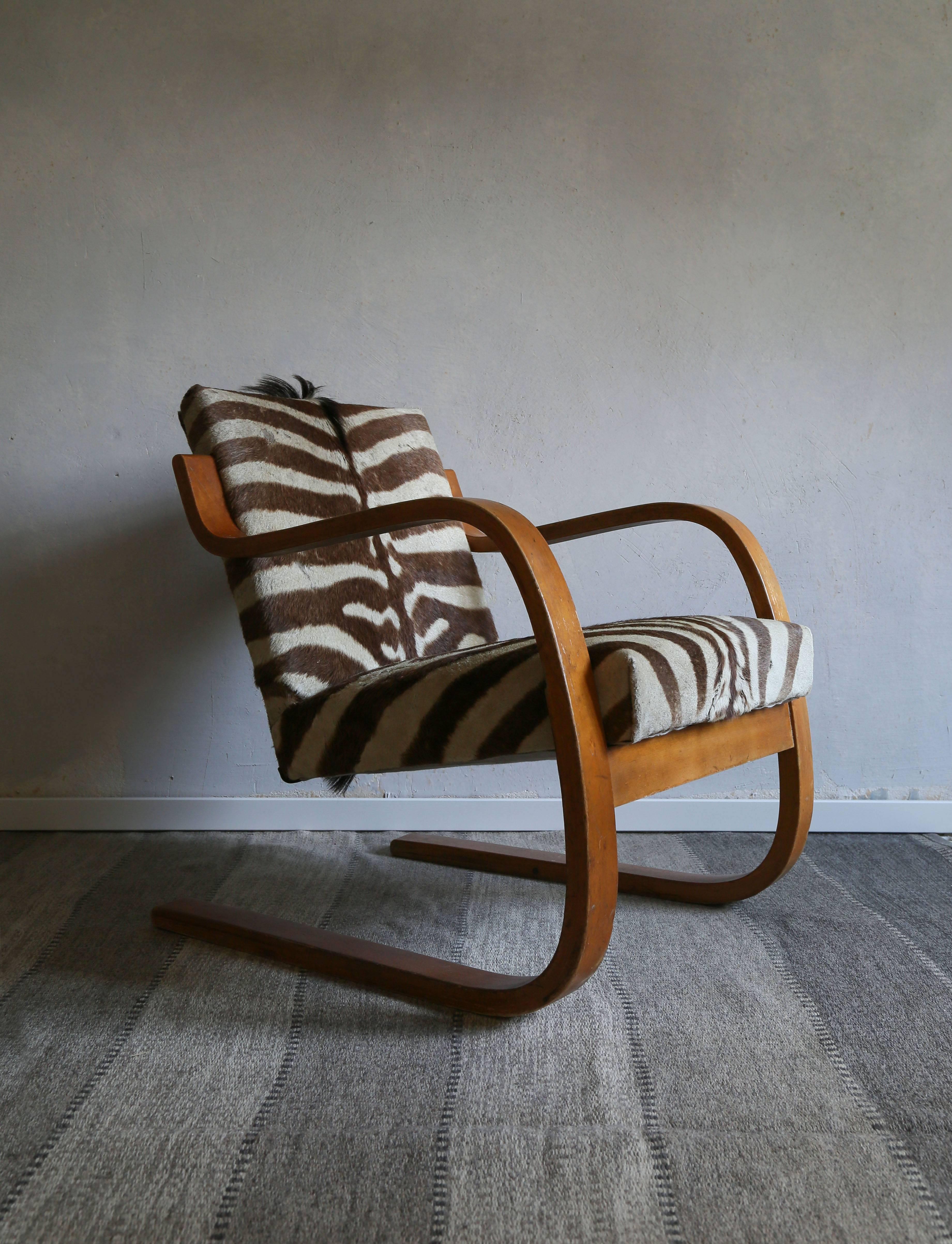 Alvar Aalto Early Edition Cantilevered Armchair in Original Zebra Hide, 1930s In Excellent Condition In Houston, TX