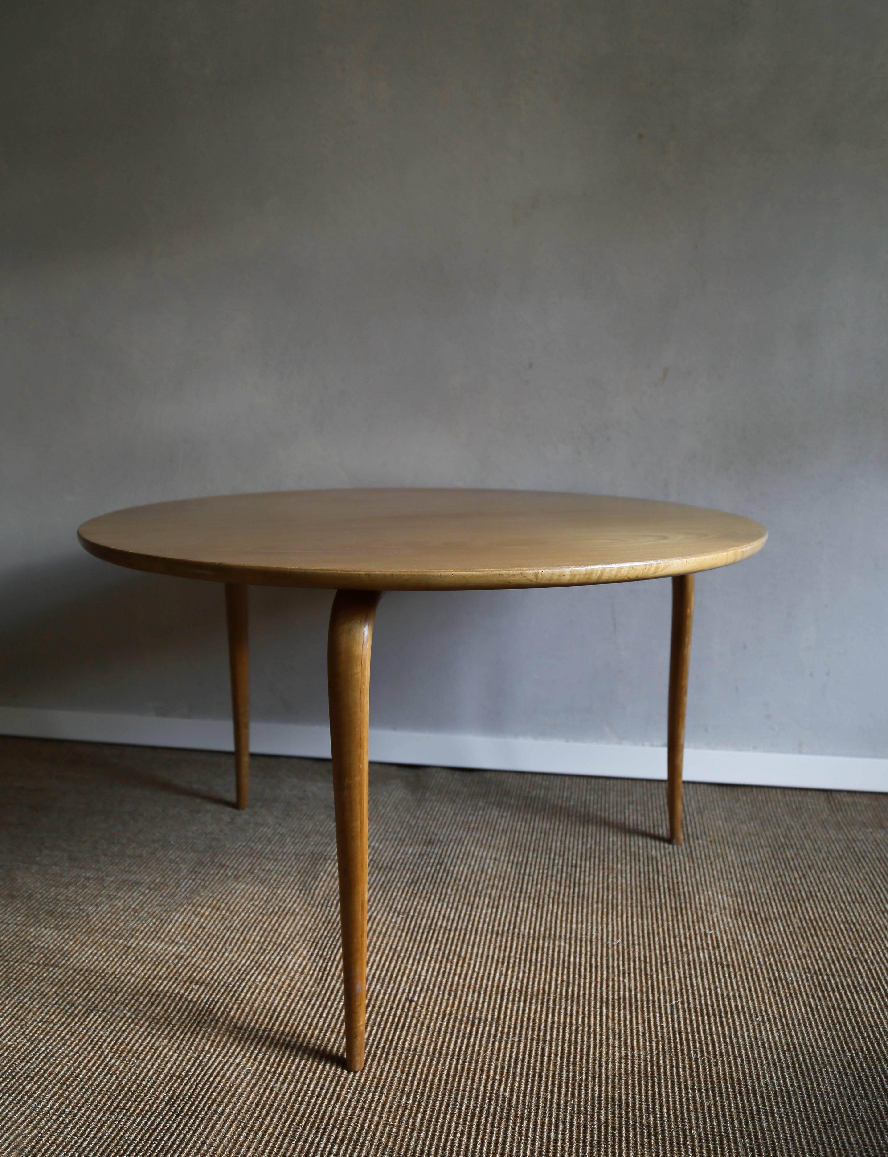 Early 'Annika' Table by Karl Mathsson

Sweden, 1930s

Teak, plywood, birch

Measures: 33.5 diameter x 20 height in
85 x 51 cm

Marked to underneath with early paper labels.