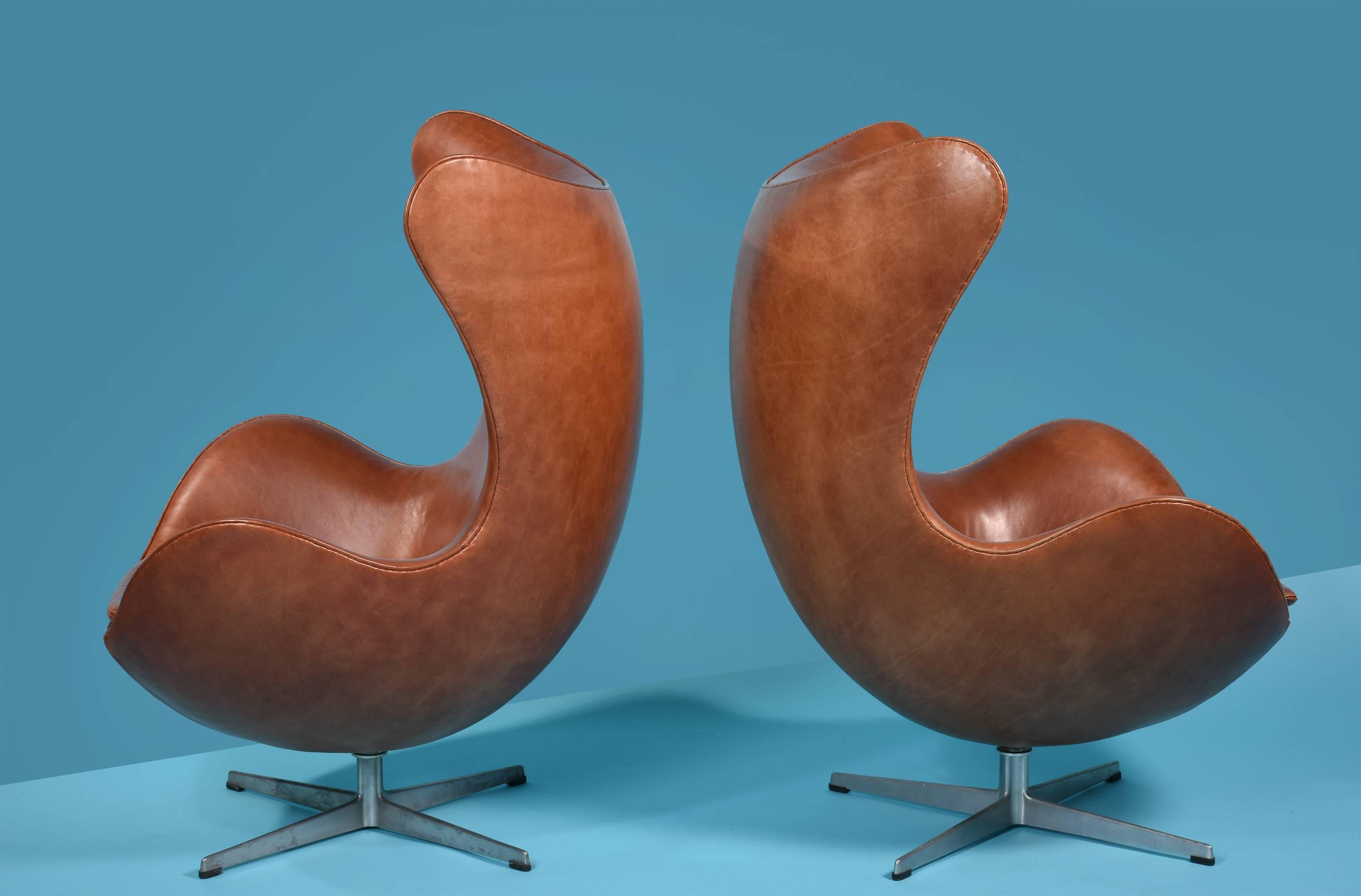 Scandinavian Modern Early Arne Jacobsen Egg Chair and Ottoman for Fritz Hansen, Pair Available