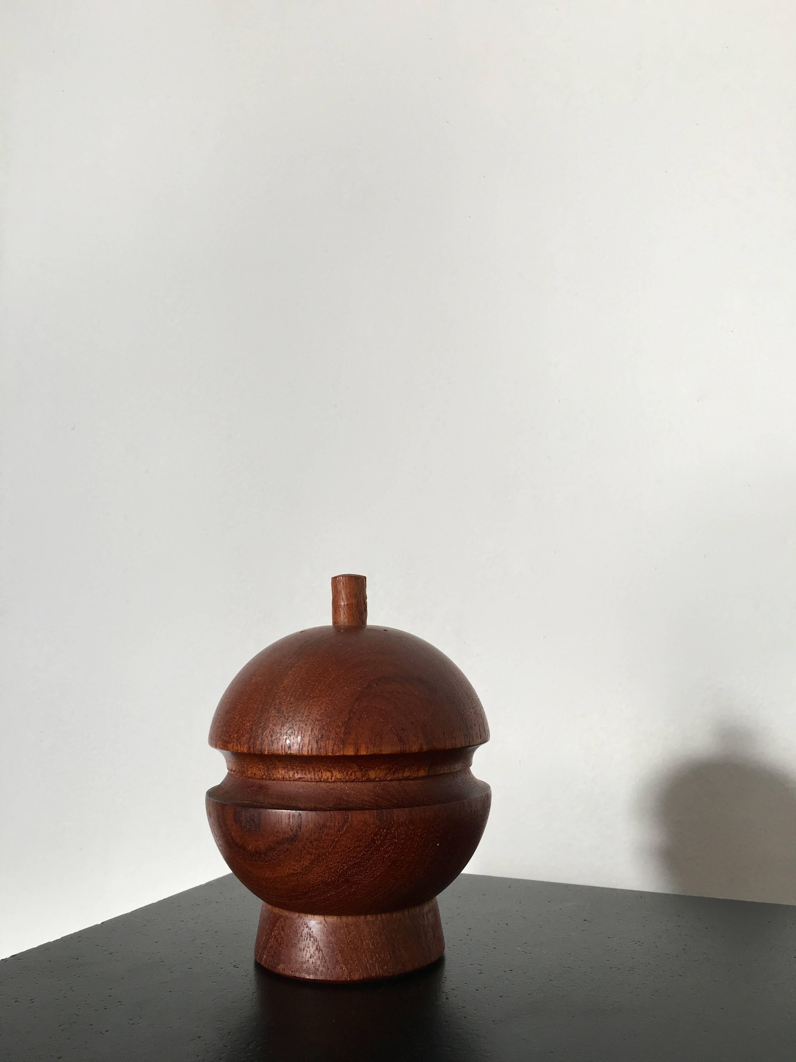 Jens Quistgaard teak pepper mill for Dansk with Peugeot. 

Model: Lisbet.
Removable top peg with top for salt and lower pepper mill,
 
Denmark, circa 1960s.

Measure: 4.65' H x 3.6