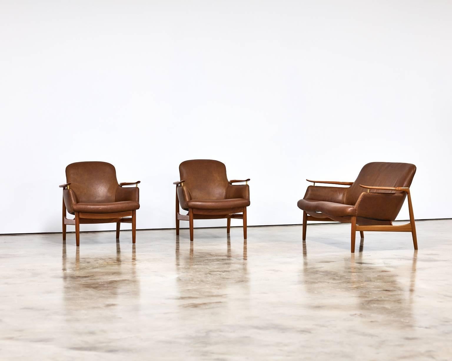 Finn Juhl Pair of Armchairs by Niels Vodder, Model NV53 in Leather, 1950s 3