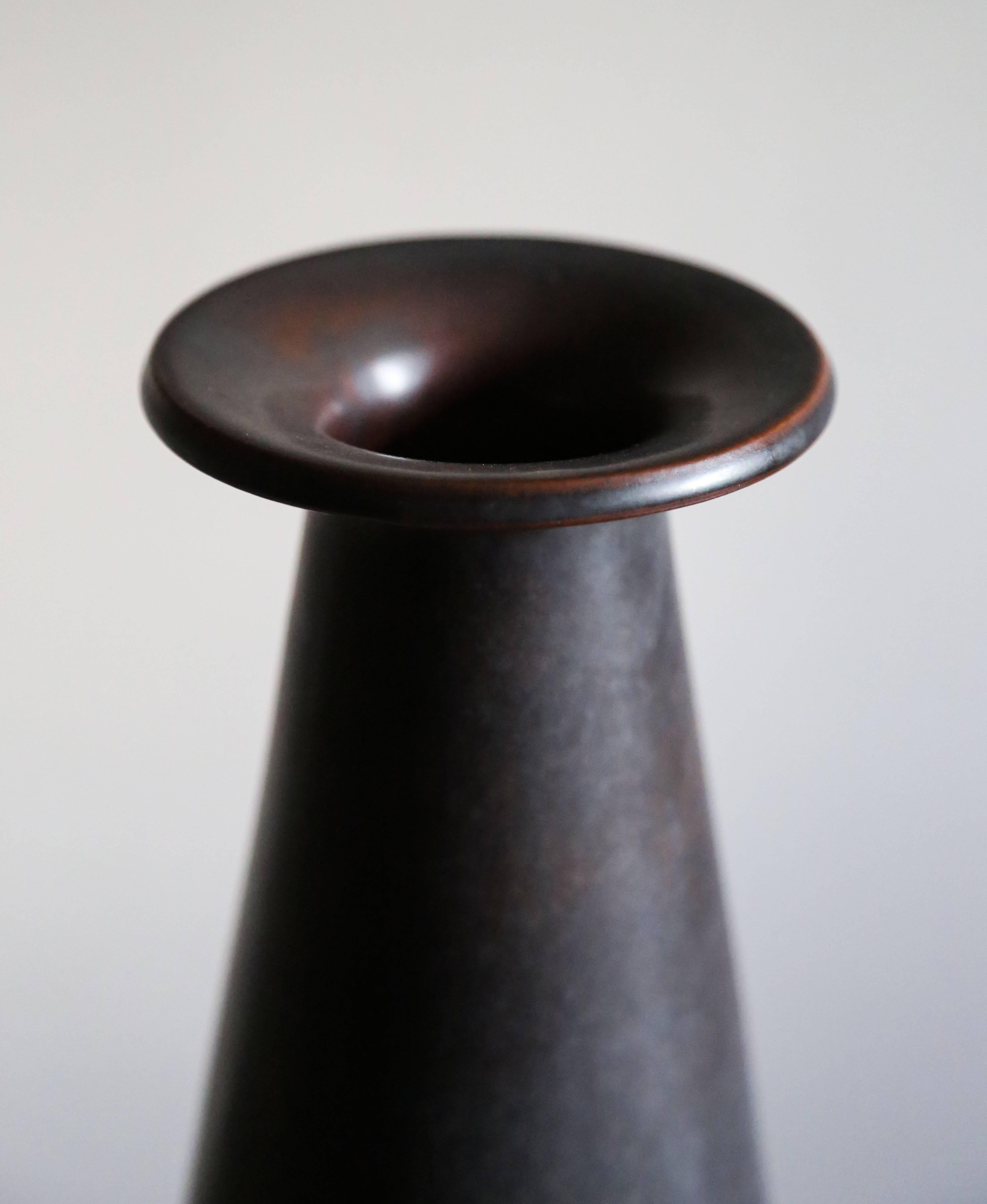 Gunnar Nylund Stoneware Vase by Rörstrand Ab, 1950s In Excellent Condition In Houston, TX