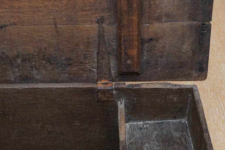 Cromwellian Type Carved Oak Bible Box In Good Condition For Sale In Hudson, NY