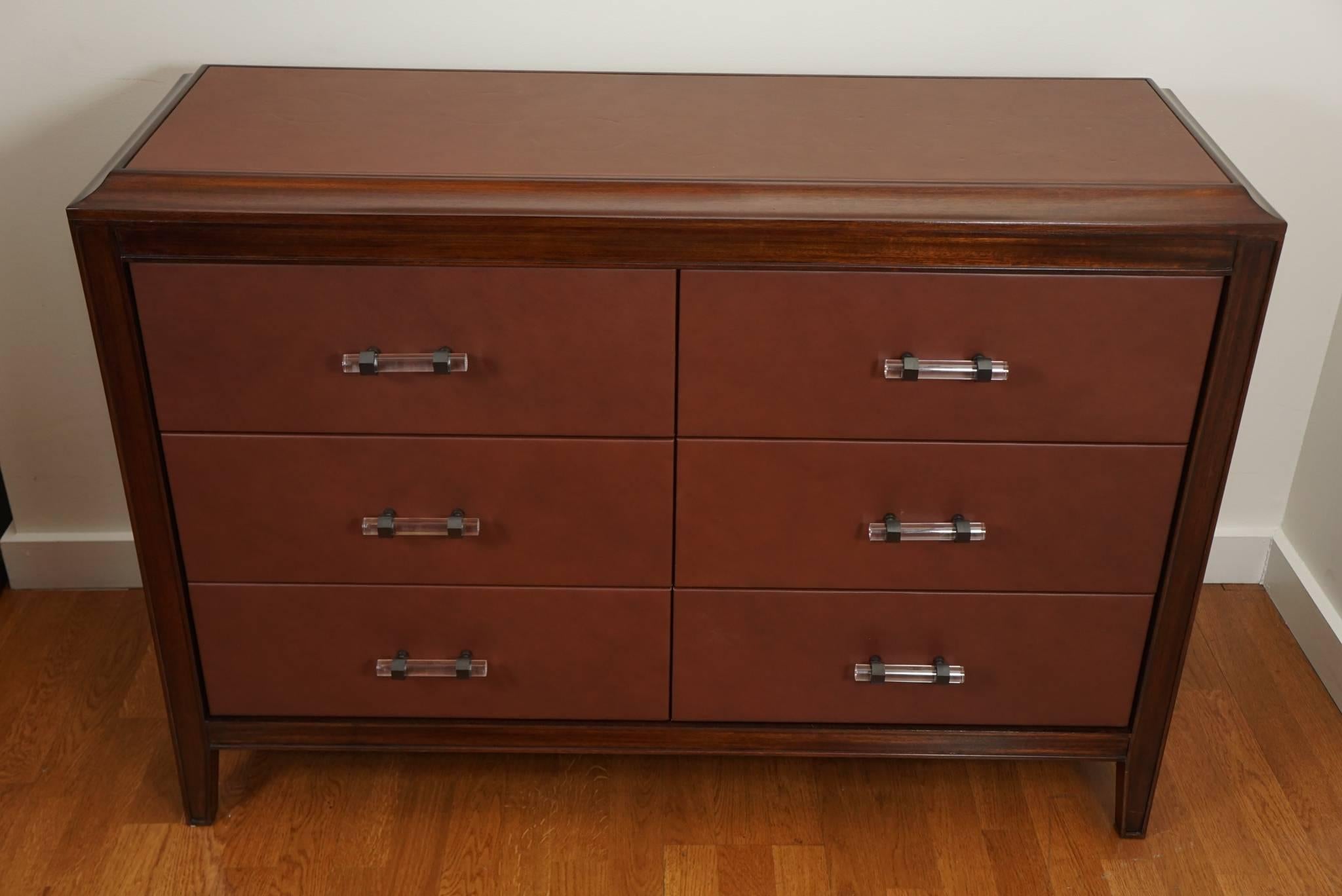 Florence Dresser In Excellent Condition For Sale In Hudson, NY