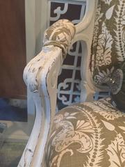 Geschnitzter französischer Stuhl des 19. Jahrhunderts