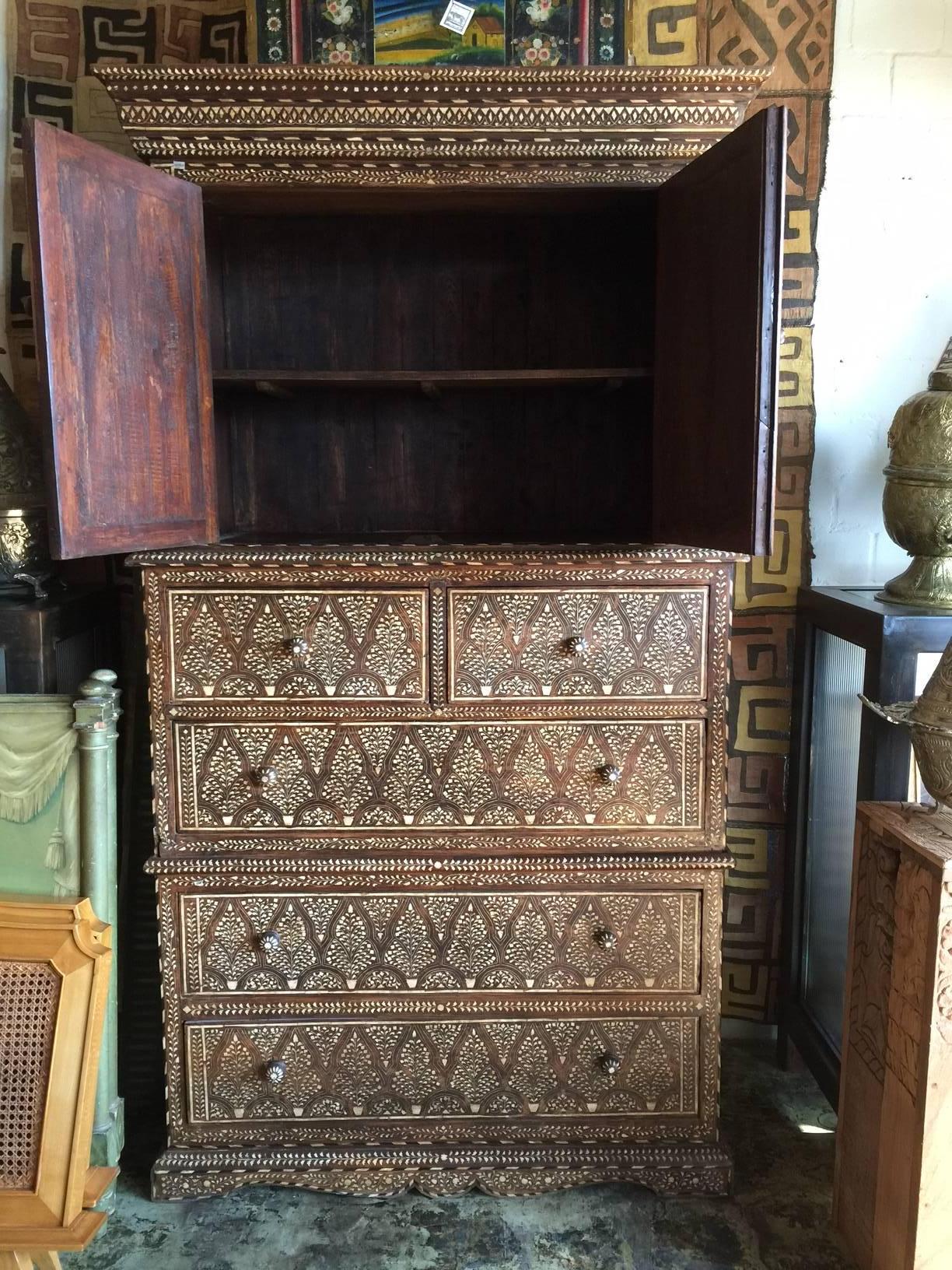 Vintage Indian Three Part Chest In Good Condition In Dallas, TX