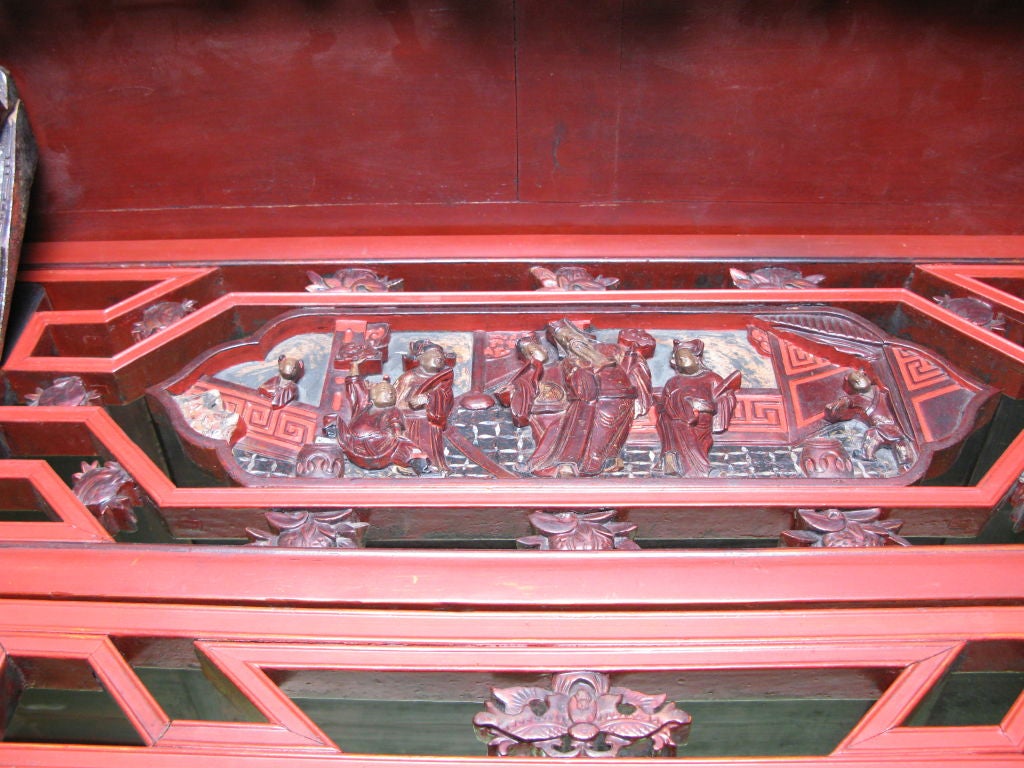 Chinesisches Lack-Hochzeitsbett aus dem 19. Jahrhundert (Blattgold) im Angebot
