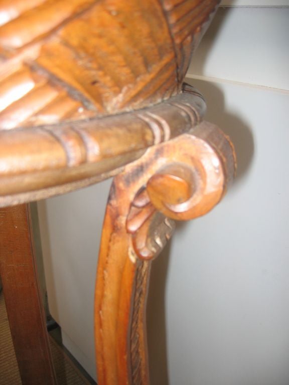 Mid-19th Century Hand-Carved Italian Plant Stand In Good Condition For Sale In Dallas, TX
