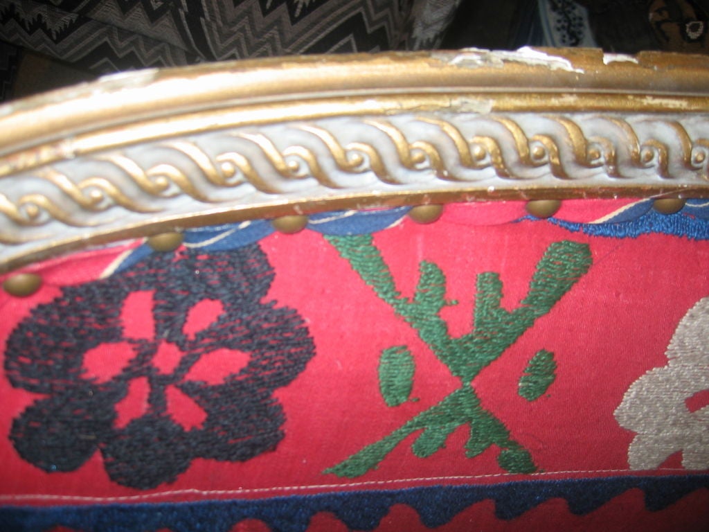 19th Century Gilded Louis XVI Settee in Vintage Suzani Upholstery In Good Condition In Dallas, TX